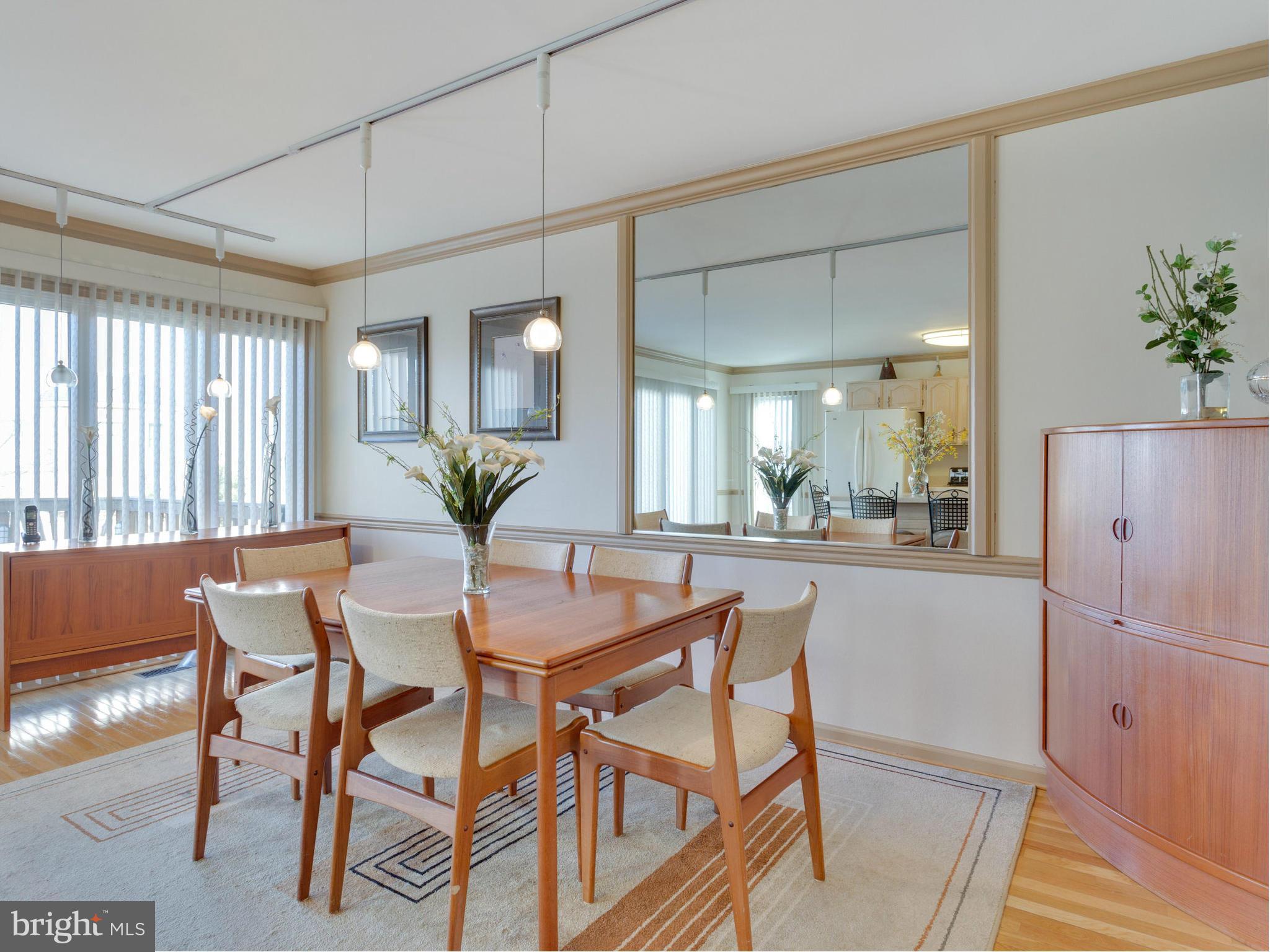 RIVER OAKS - Residential