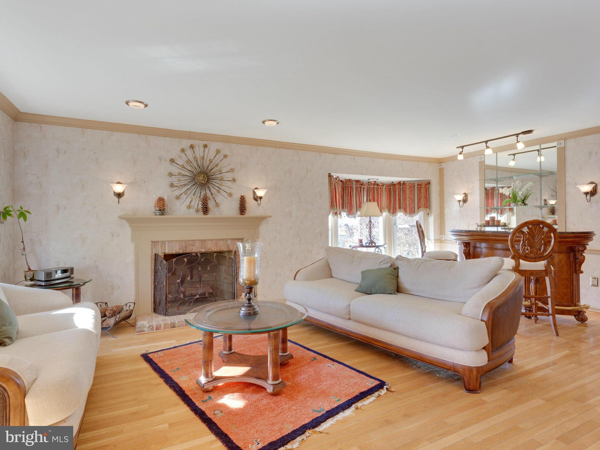 RIVER OAKS - Residential