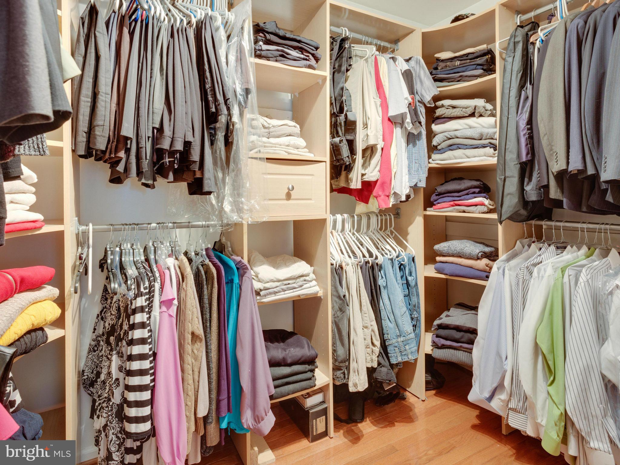 RIVER OAKS - Residential