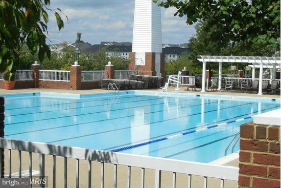 RIVER OAKS - Residential