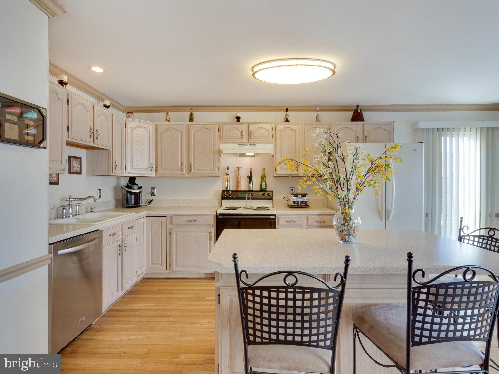 RIVER OAKS - Residential