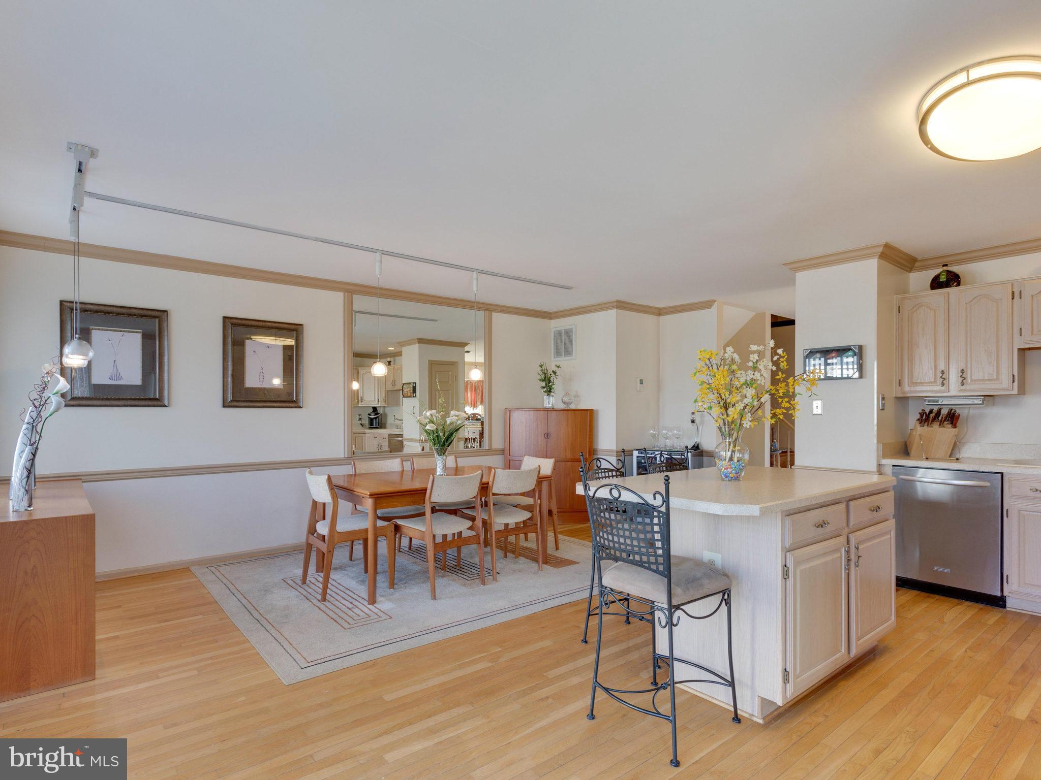 RIVER OAKS - Residential