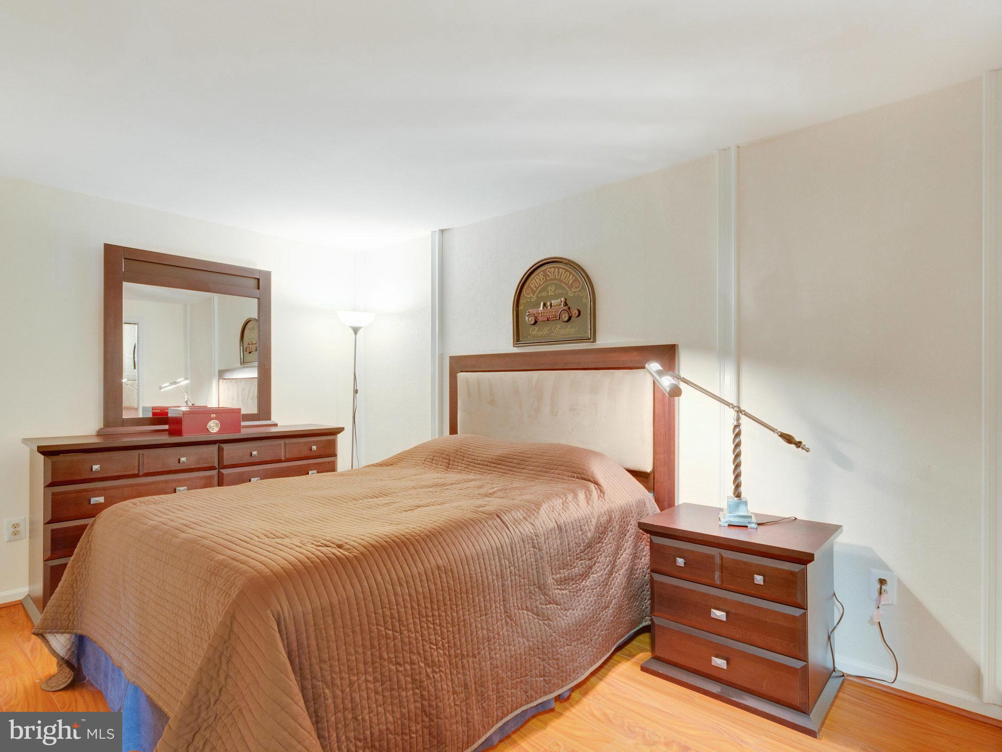 RIVER OAKS - Residential