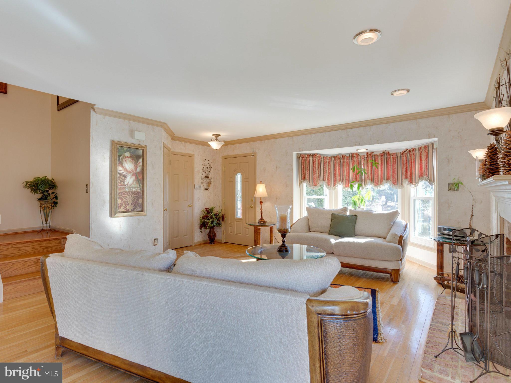 RIVER OAKS - Residential