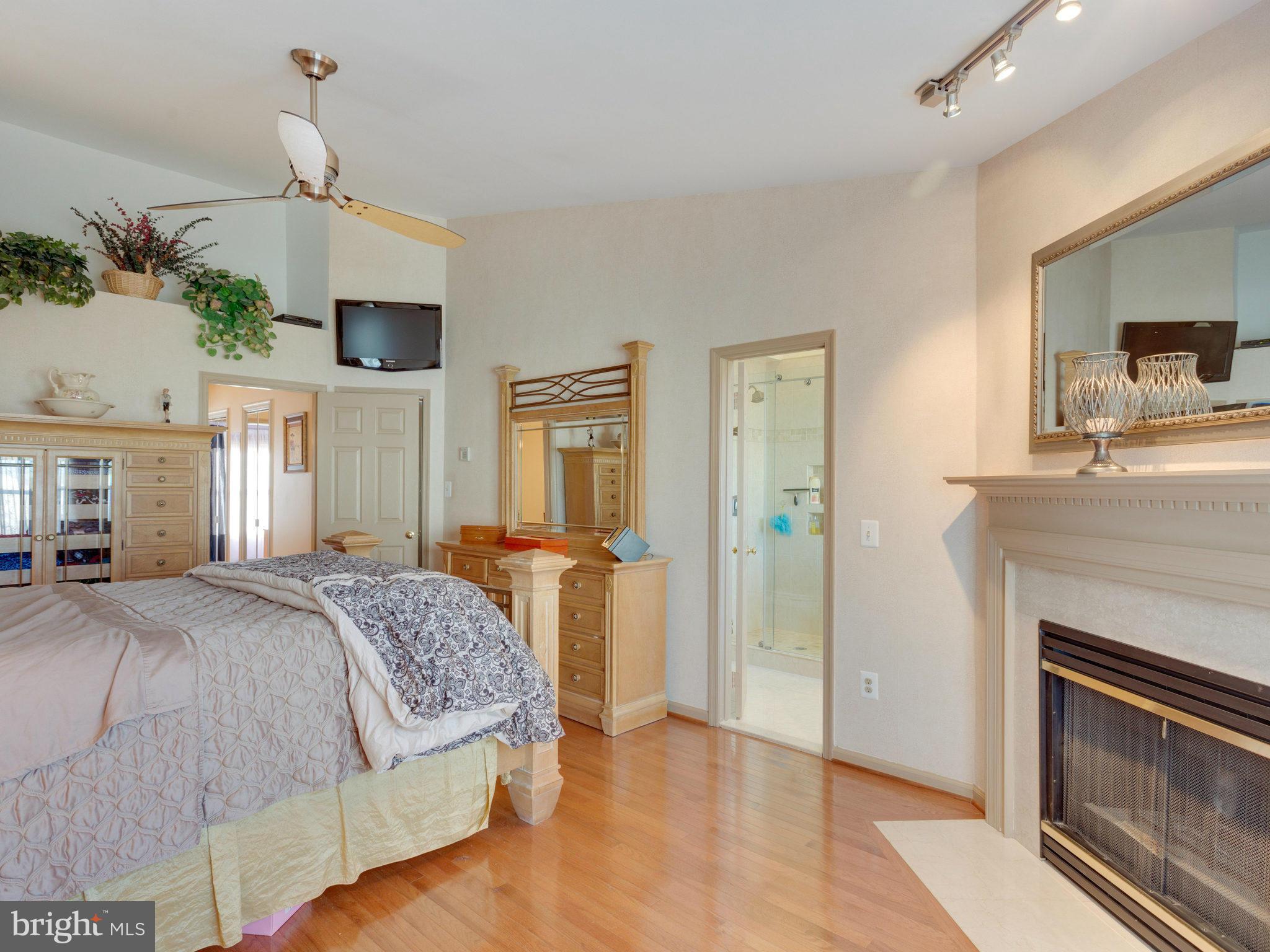 RIVER OAKS - Residential