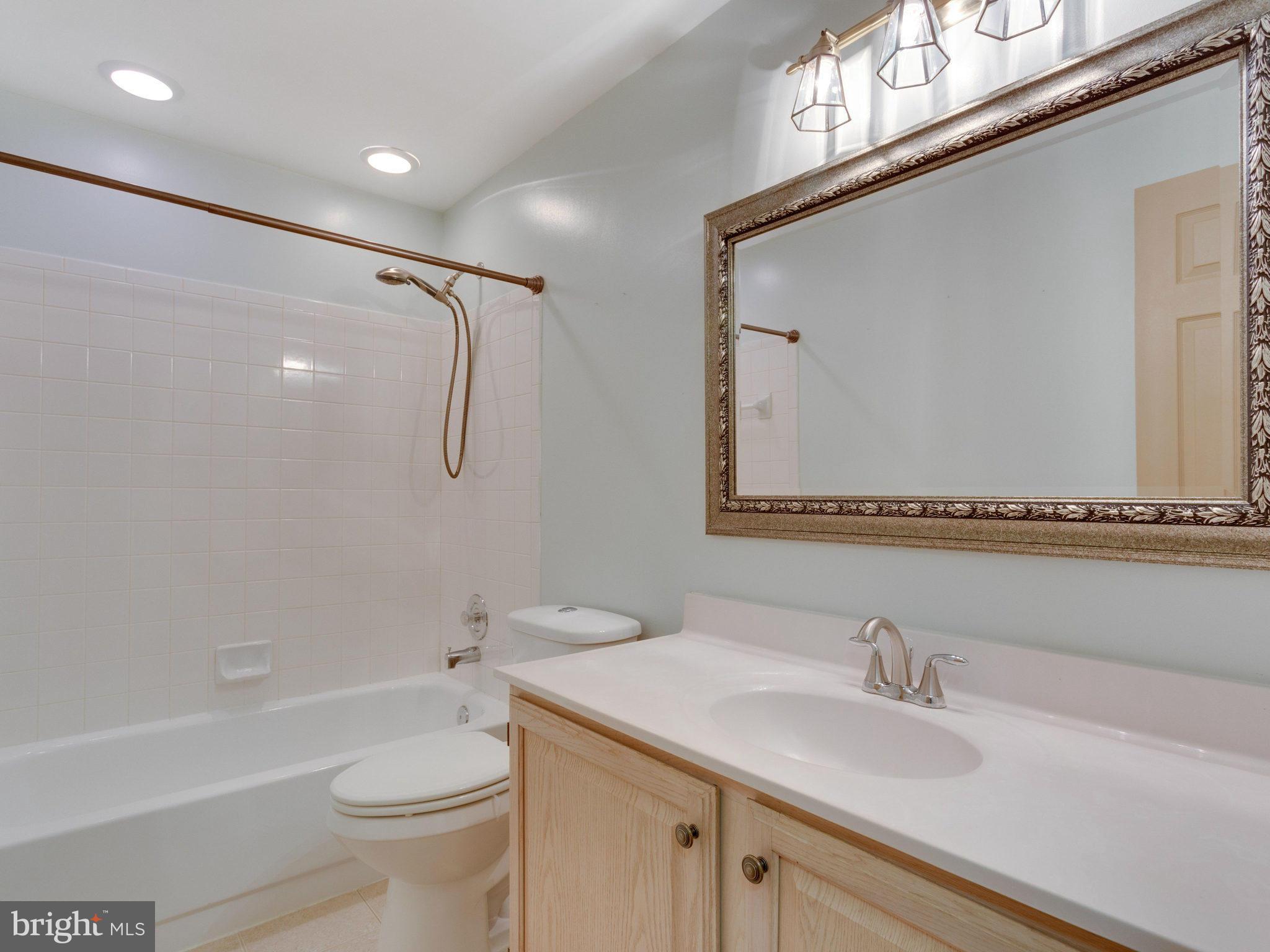 RIVER OAKS - Residential