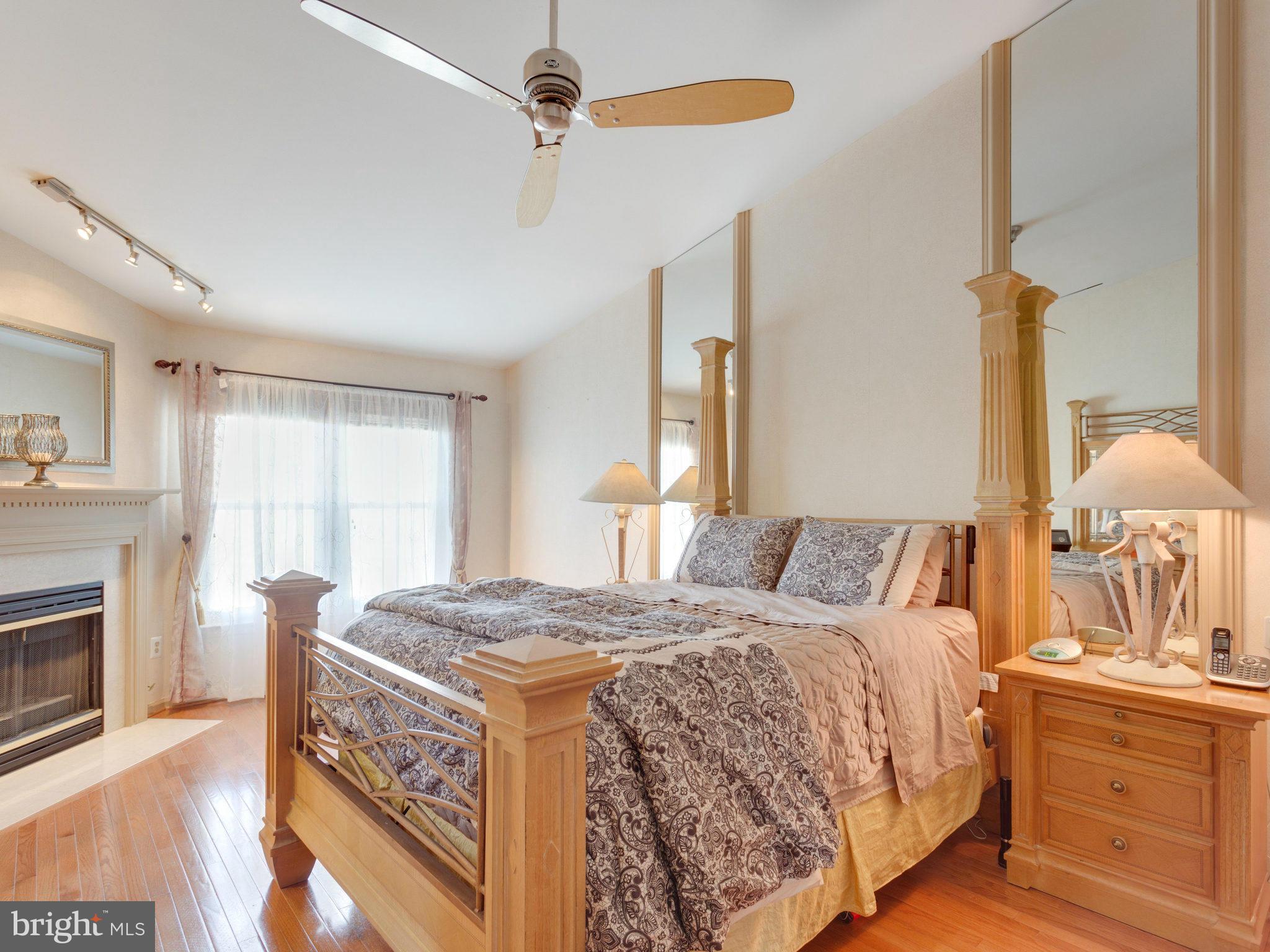 RIVER OAKS - Residential