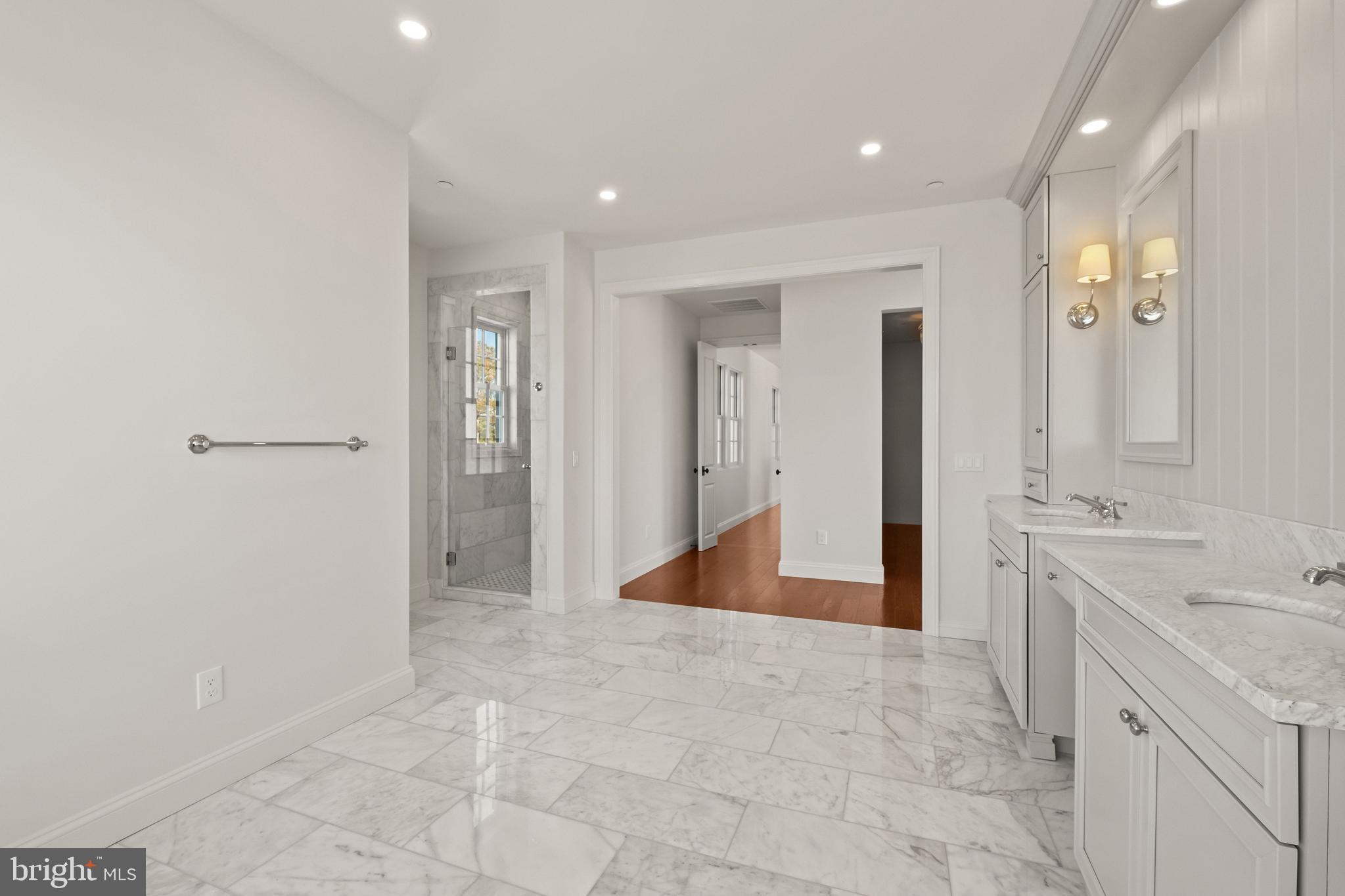 TOWN POINT - Residential