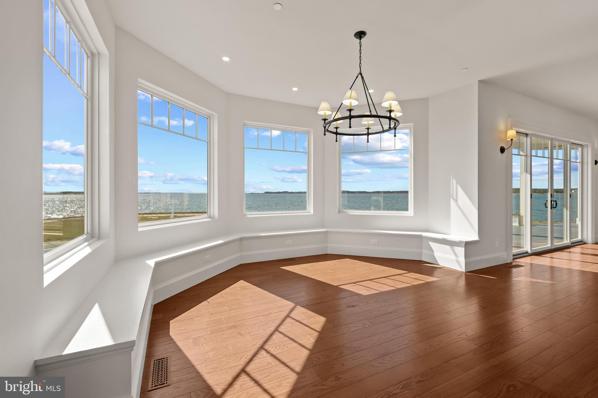 TOWN POINT - Residential