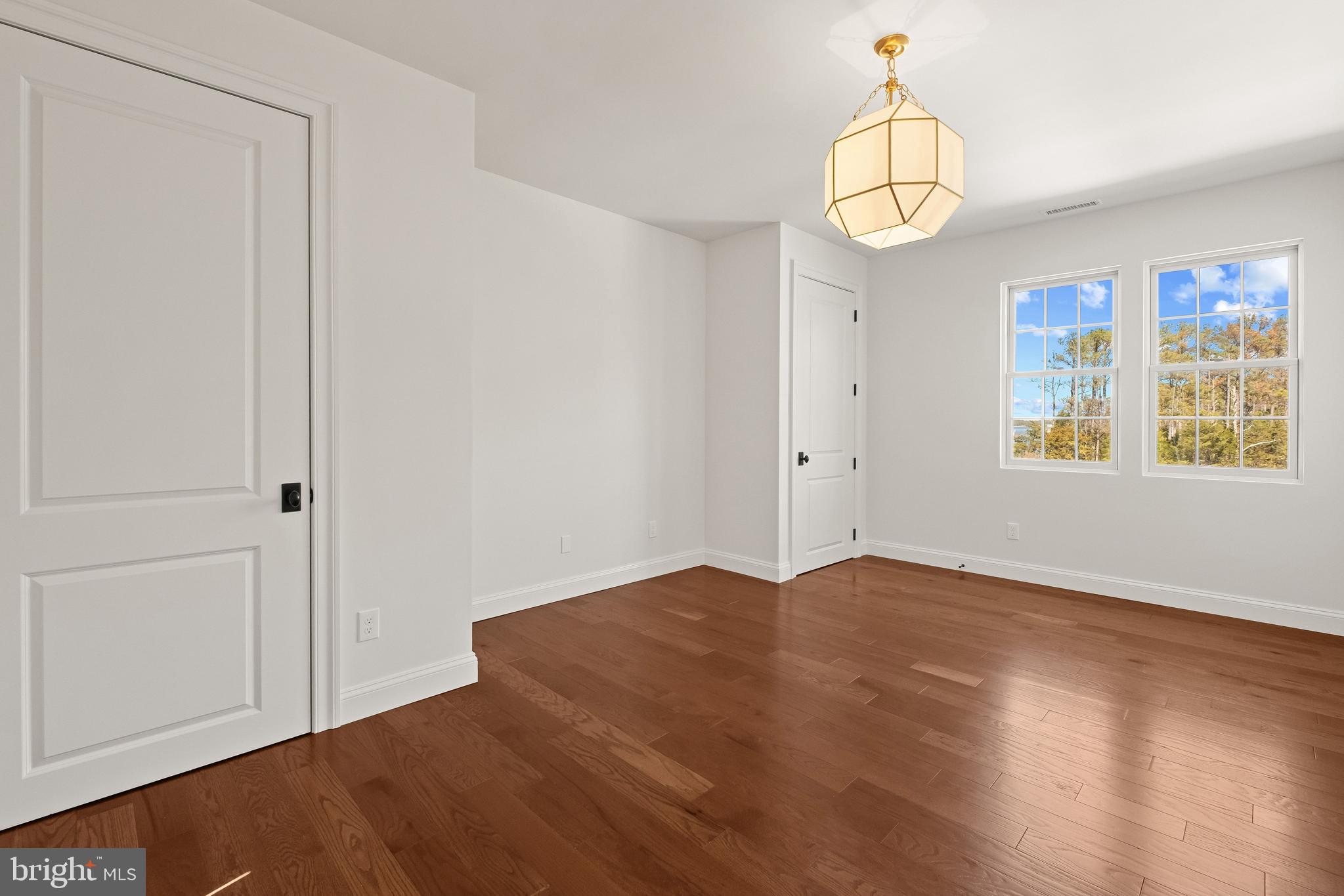 TOWN POINT - Residential