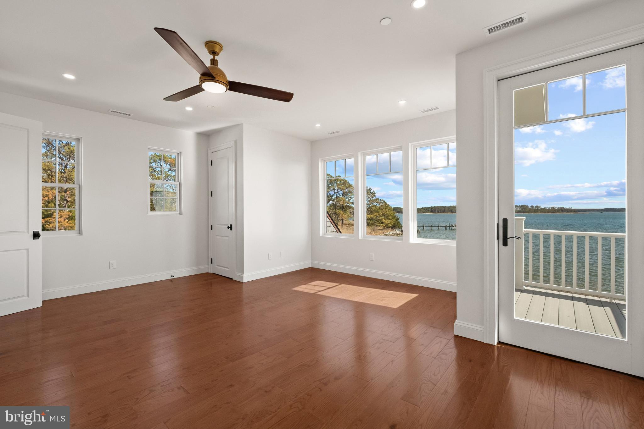 TOWN POINT - Residential