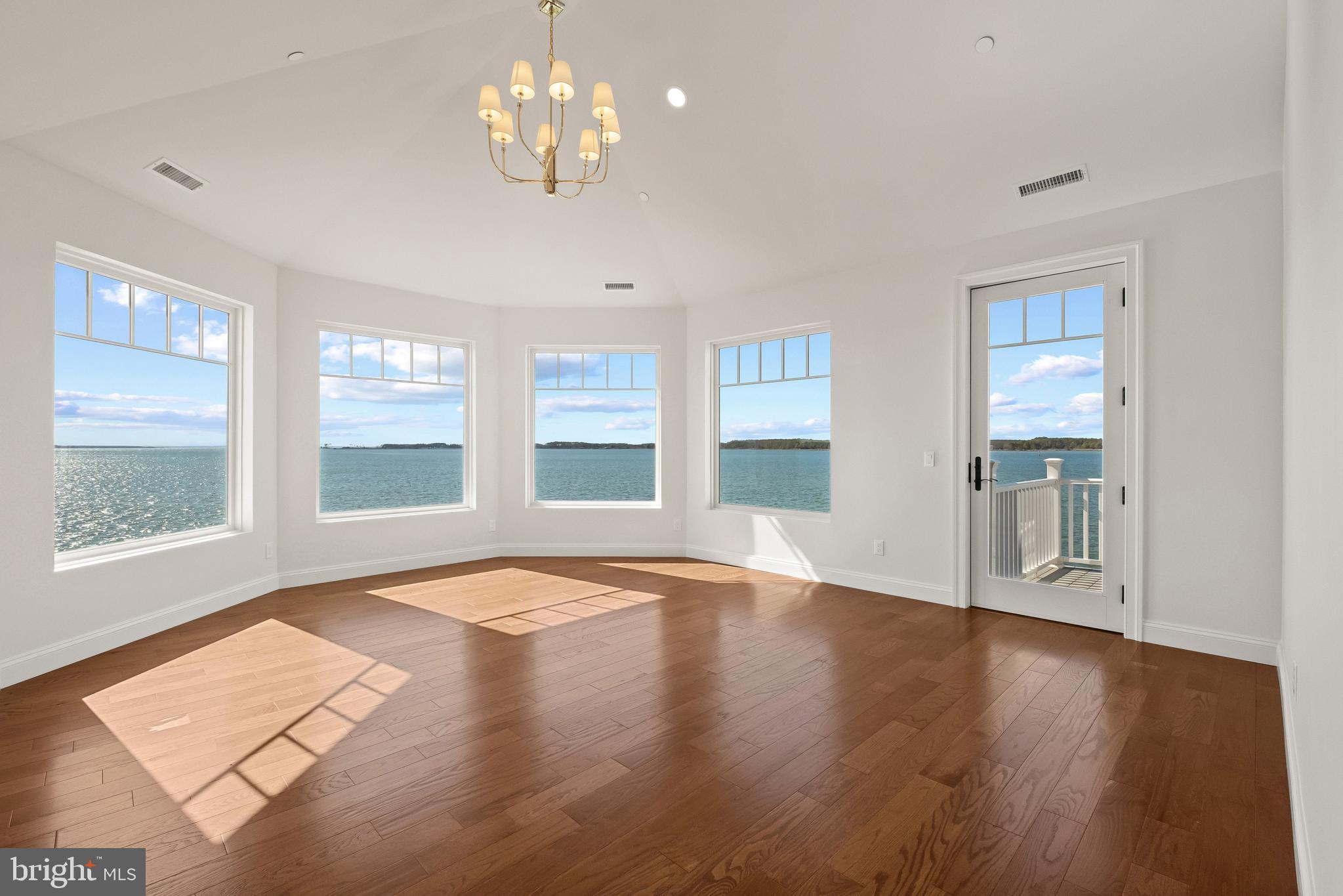 TOWN POINT - Residential