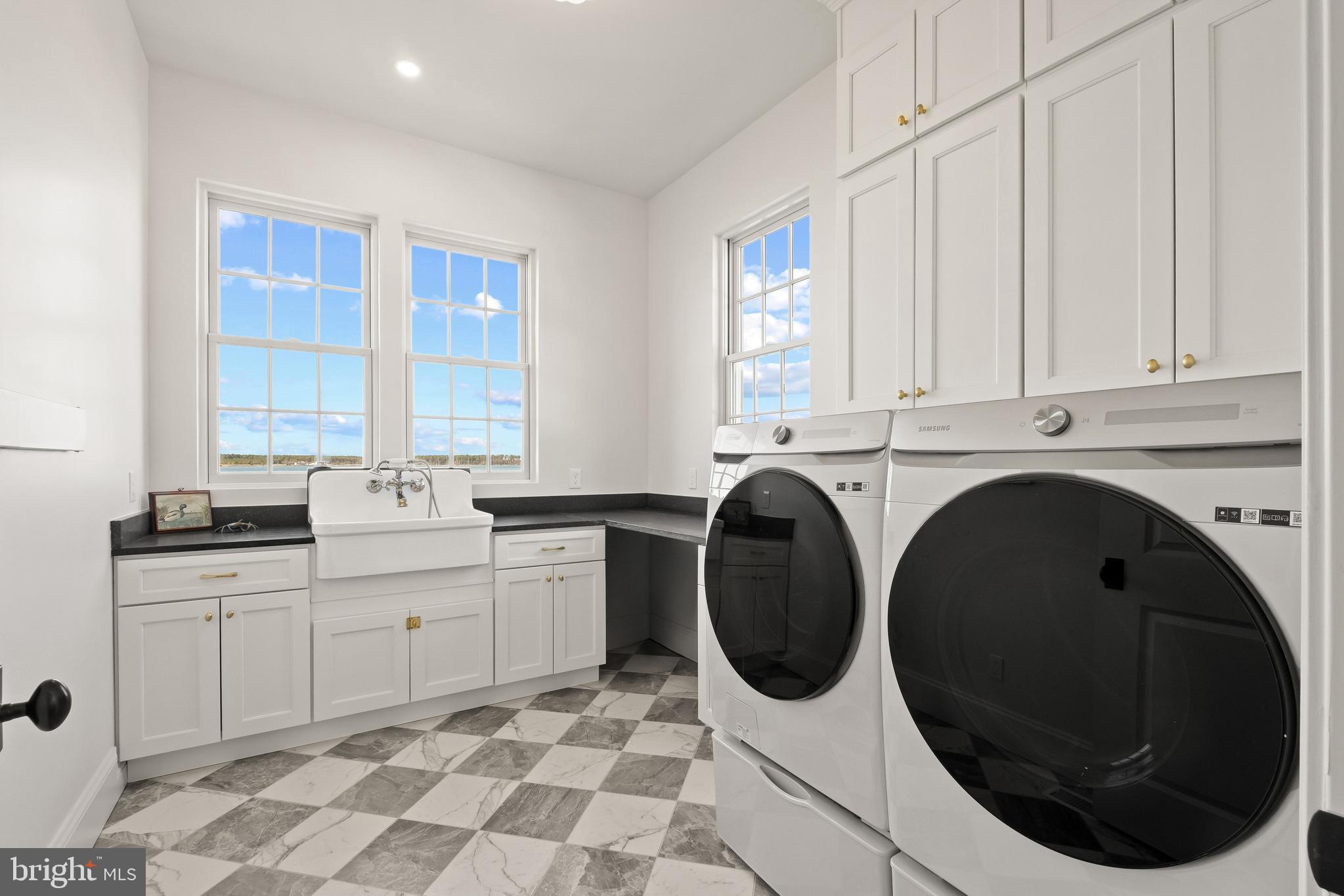 TOWN POINT - Residential