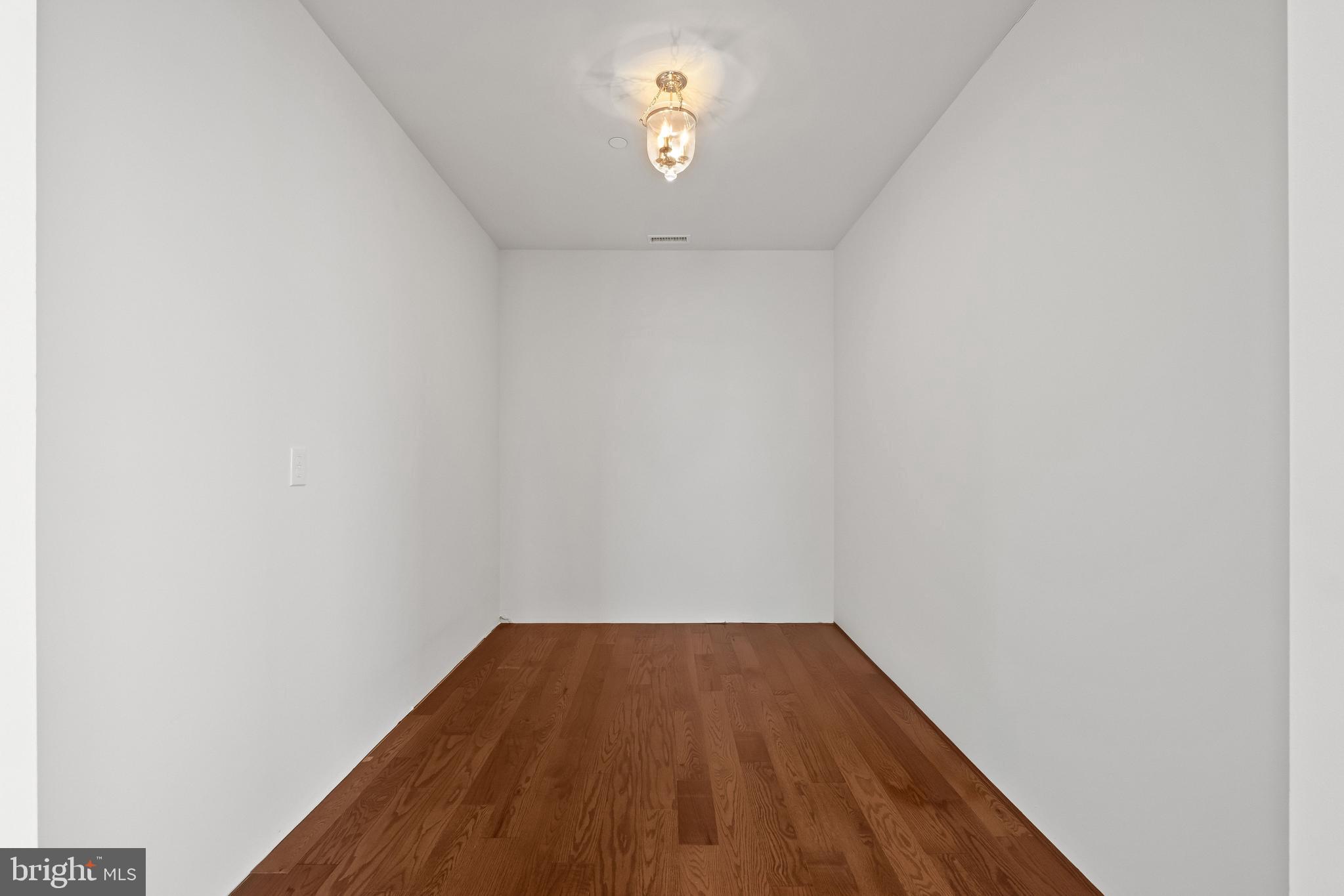 TOWN POINT - Residential