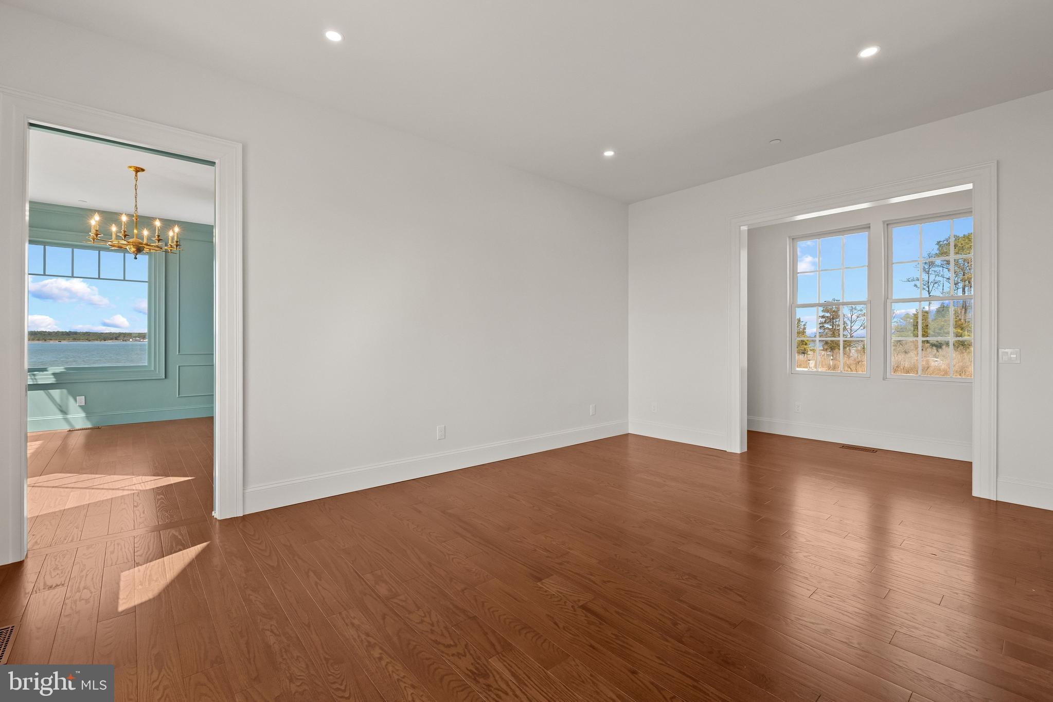 TOWN POINT - Residential