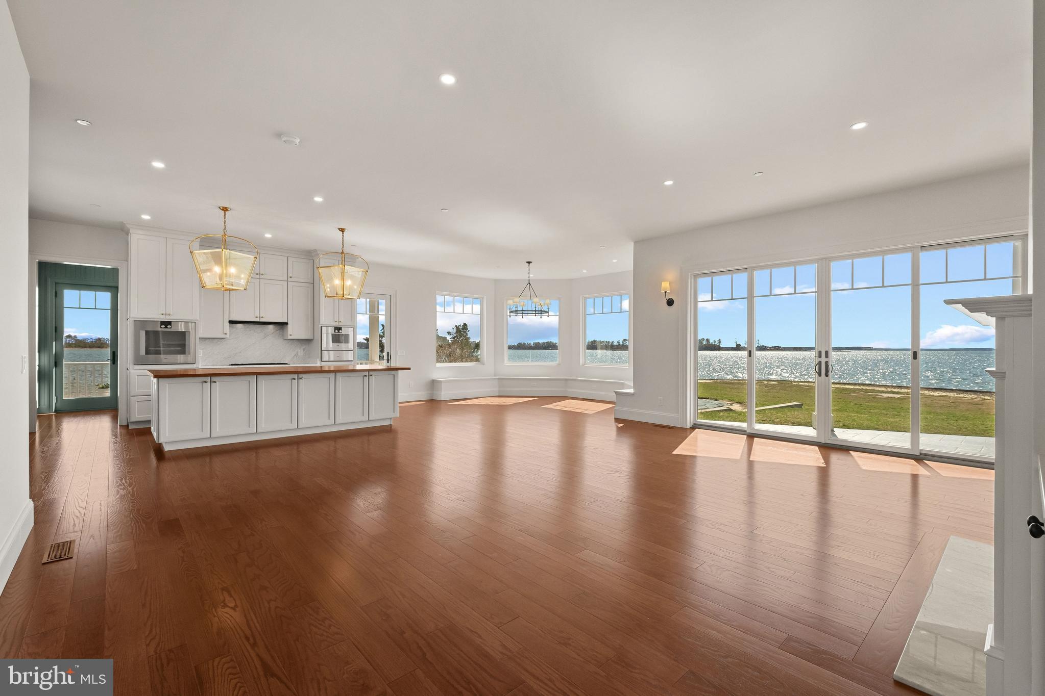 TOWN POINT - Residential