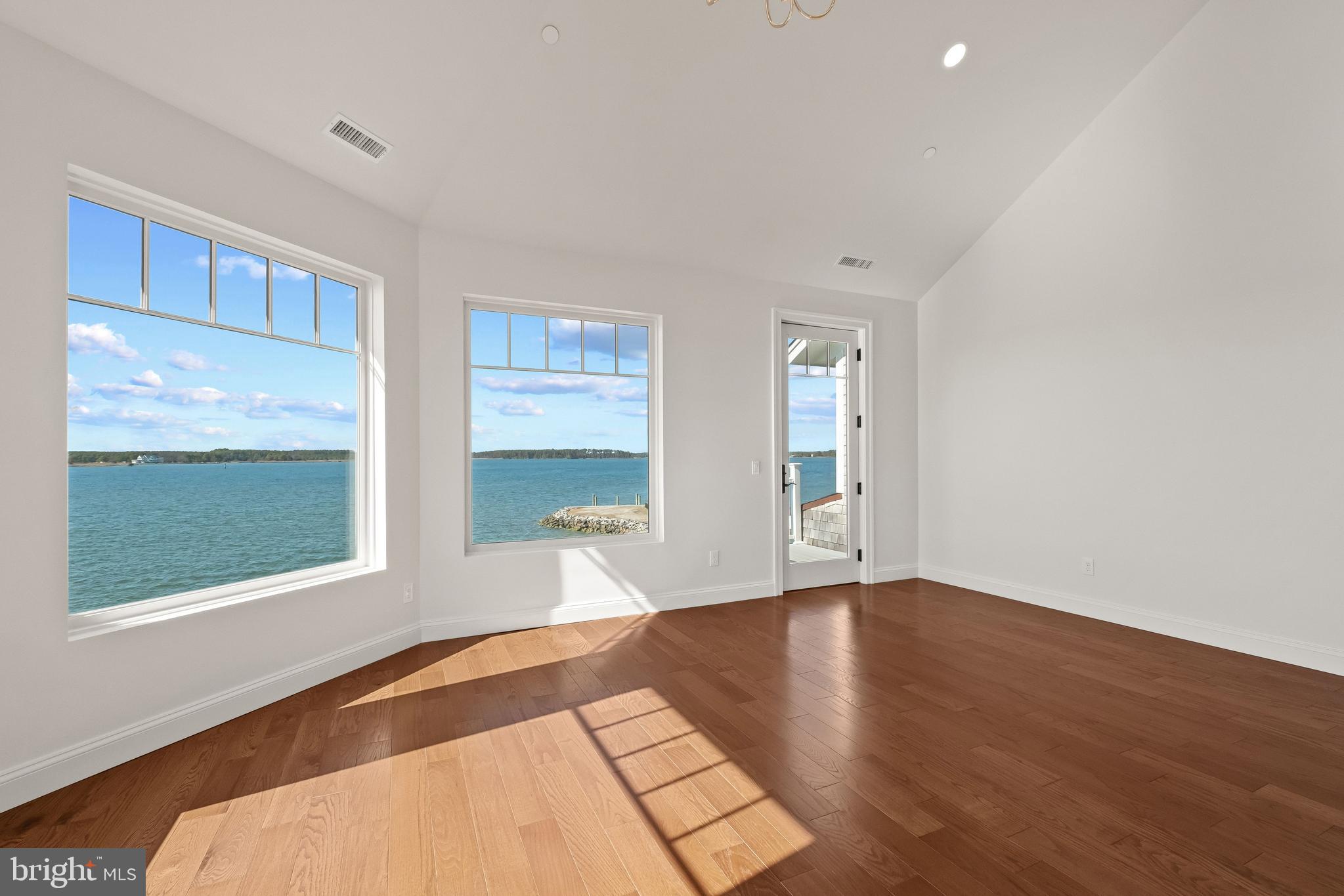 TOWN POINT - Residential