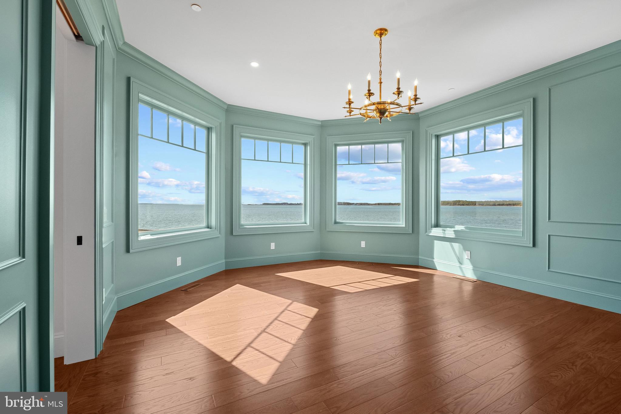 TOWN POINT - Residential