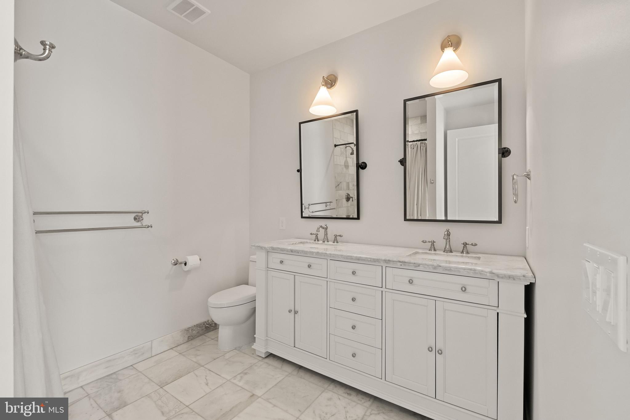 TOWN POINT - Residential