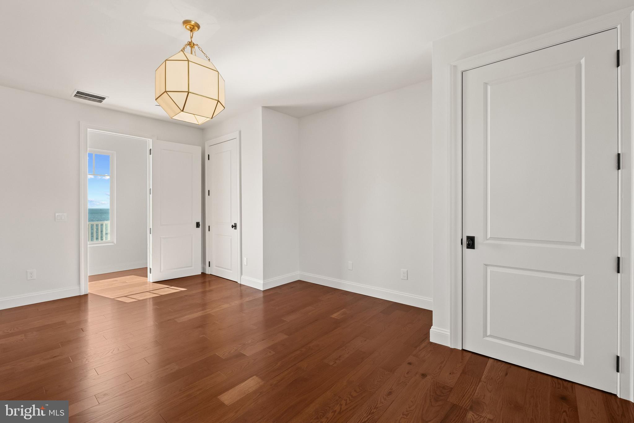 TOWN POINT - Residential