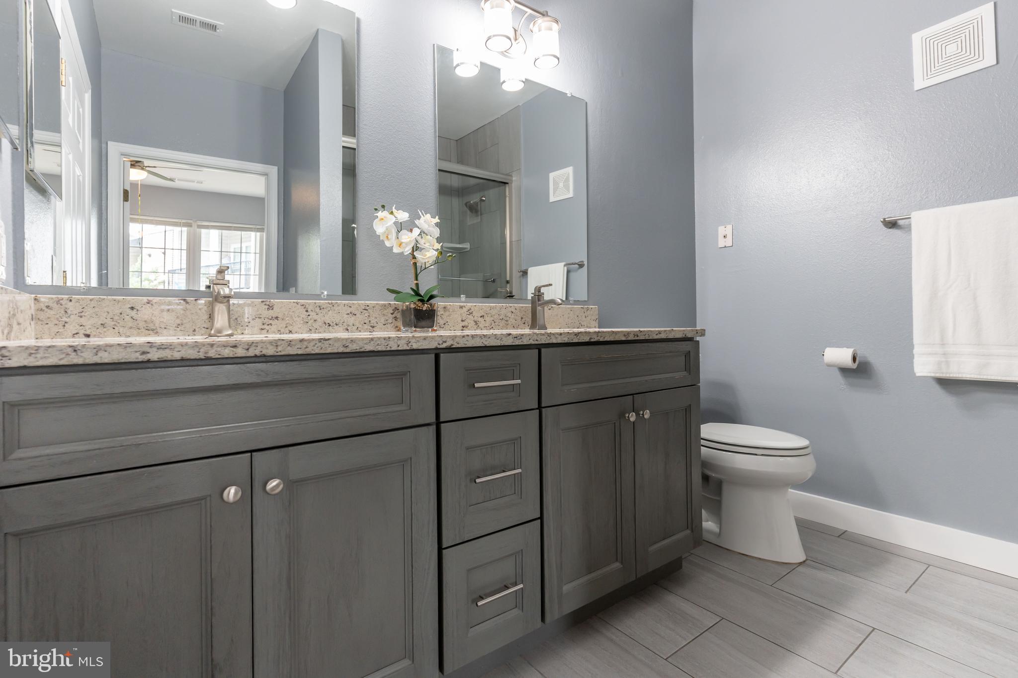 GATES OF MCLEAN - Residential