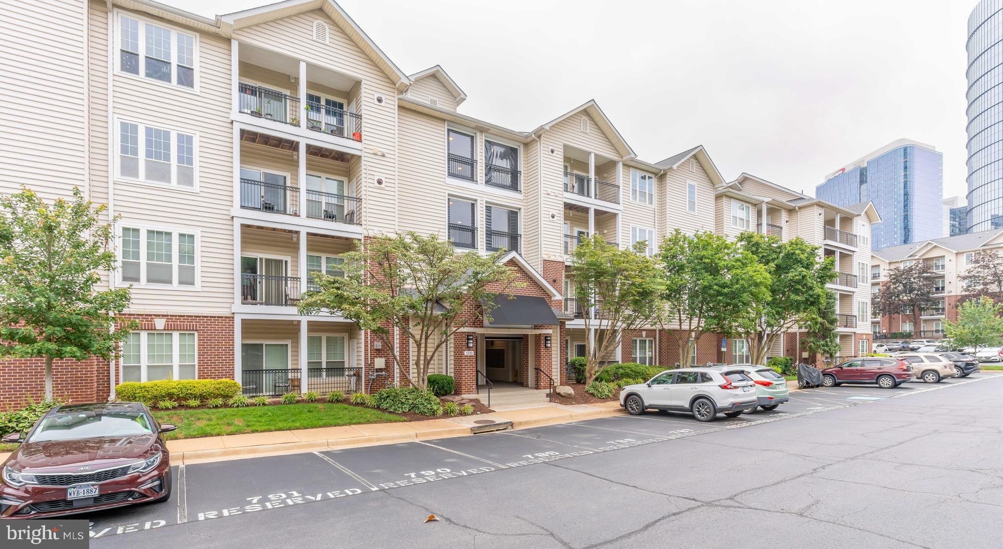 GATES OF MCLEAN - Residential