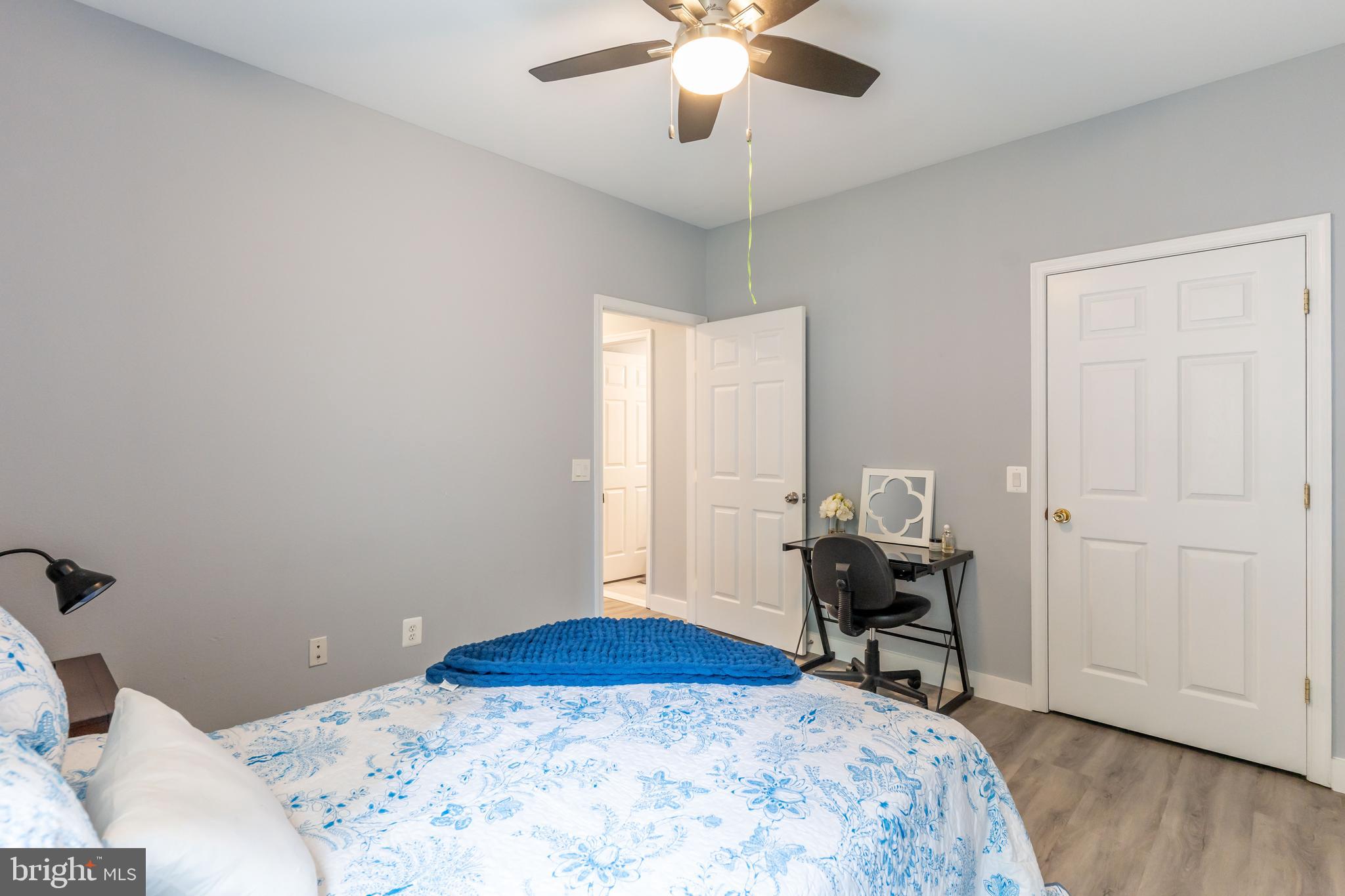 GATES OF MCLEAN - Residential