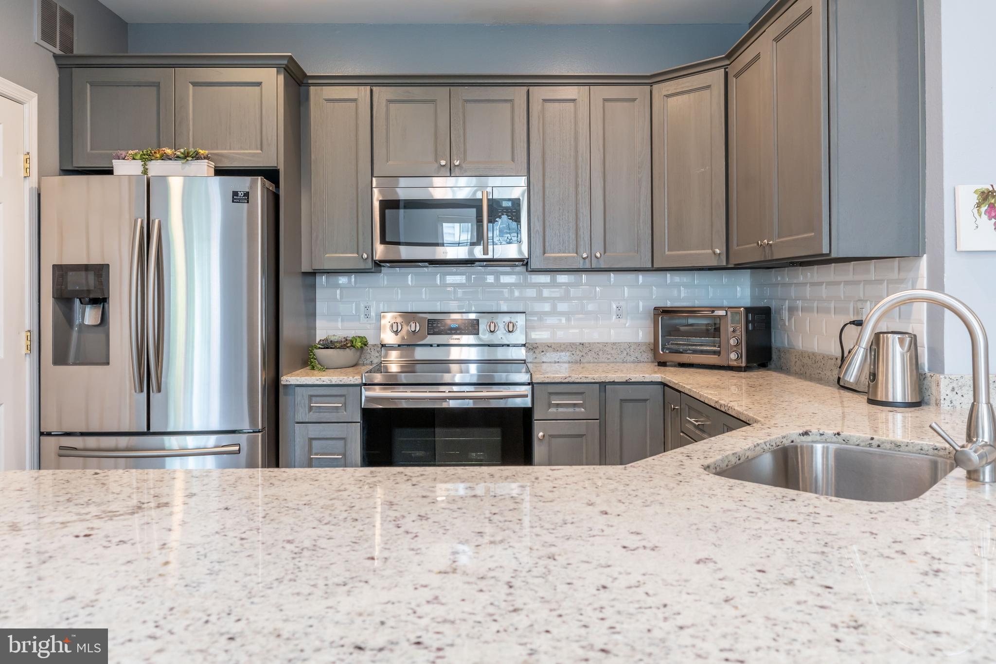 GATES OF MCLEAN - Residential