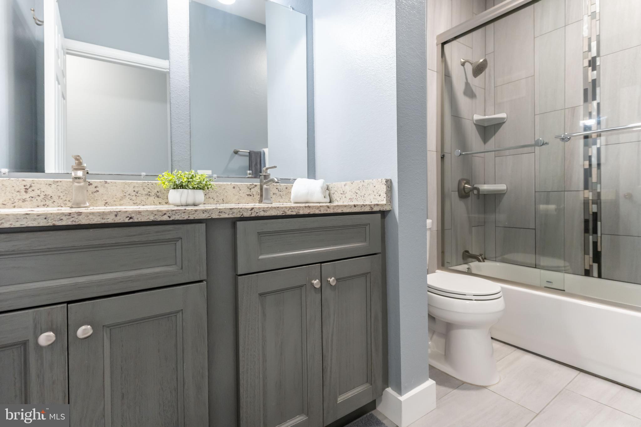 GATES OF MCLEAN - Residential