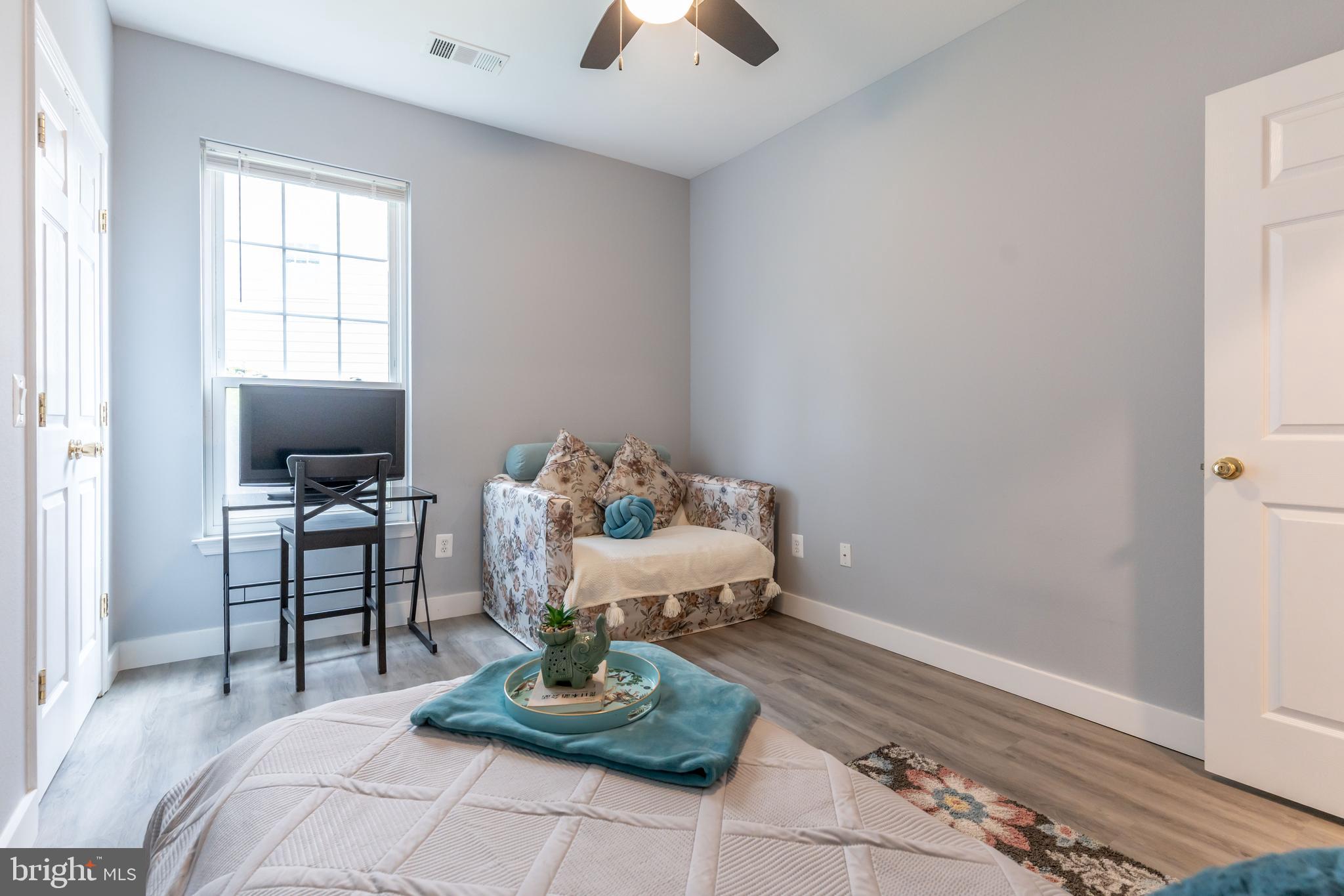 GATES OF MCLEAN - Residential