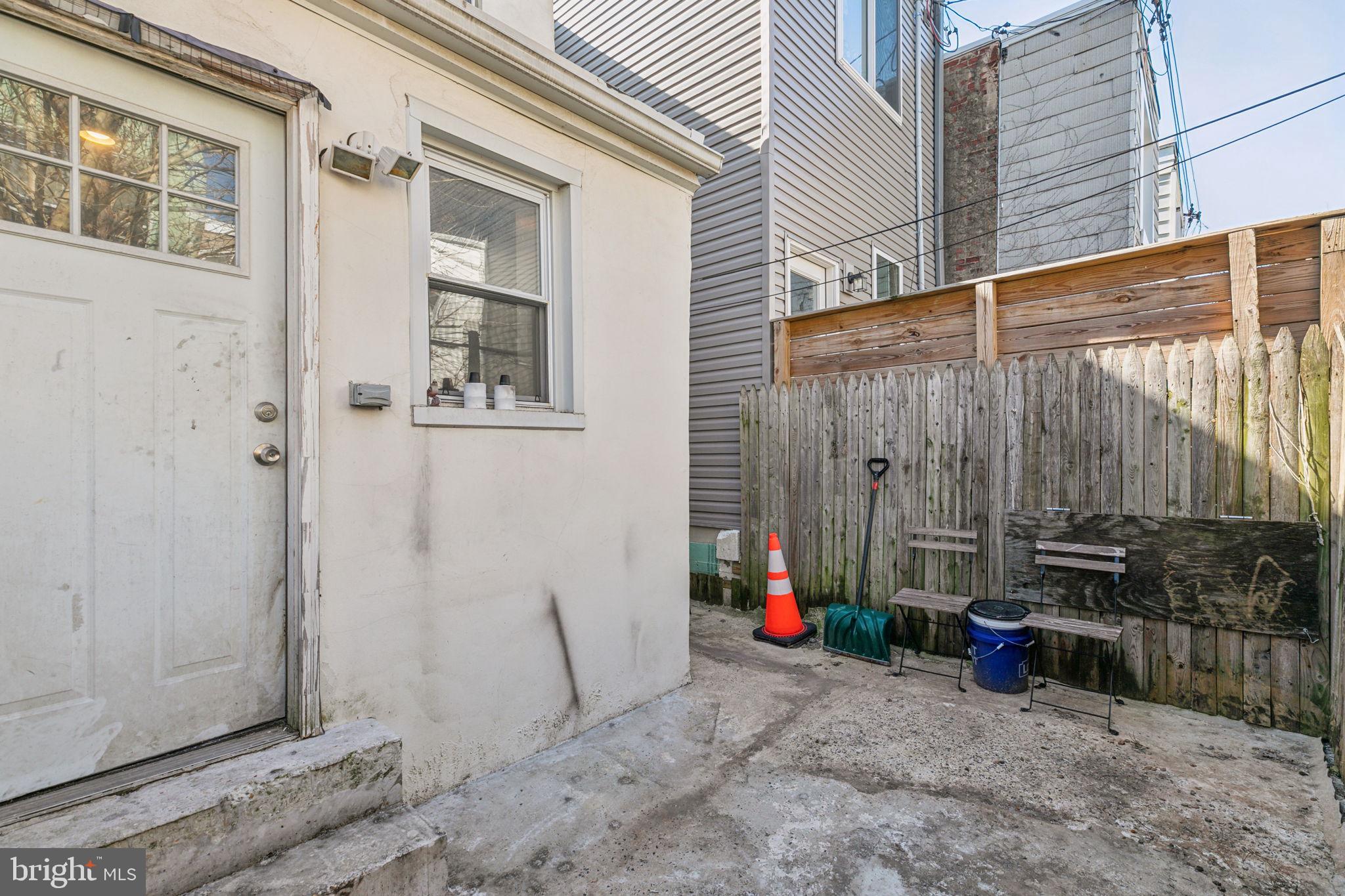 POINT BREEZE - Residential