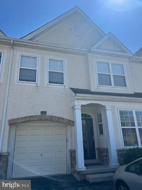 502 Rolling Hill Drive, Plymouth Meeting, PA MLS: PAMC2172434