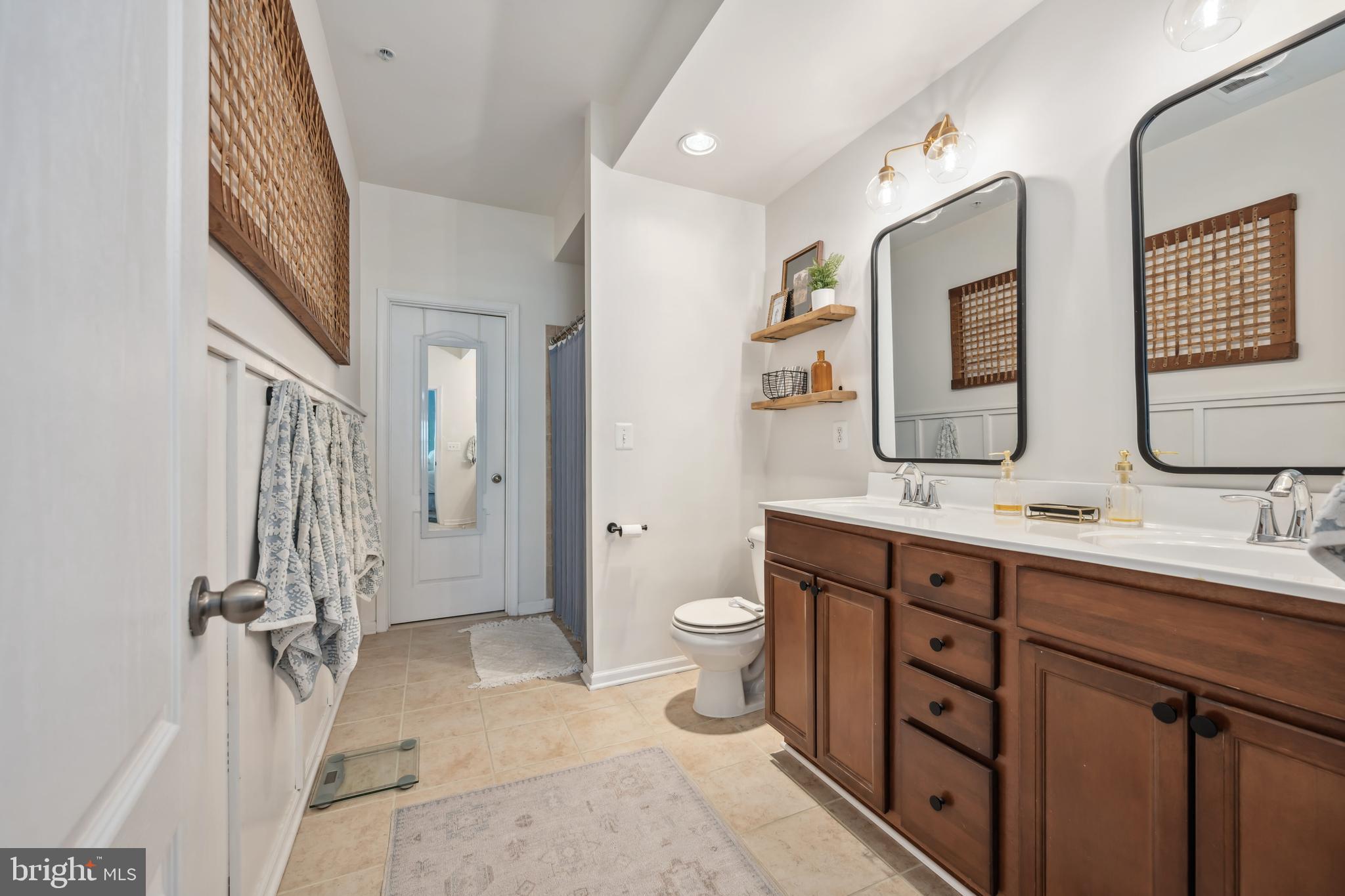 LAKELANDS AT EASTON - Residential