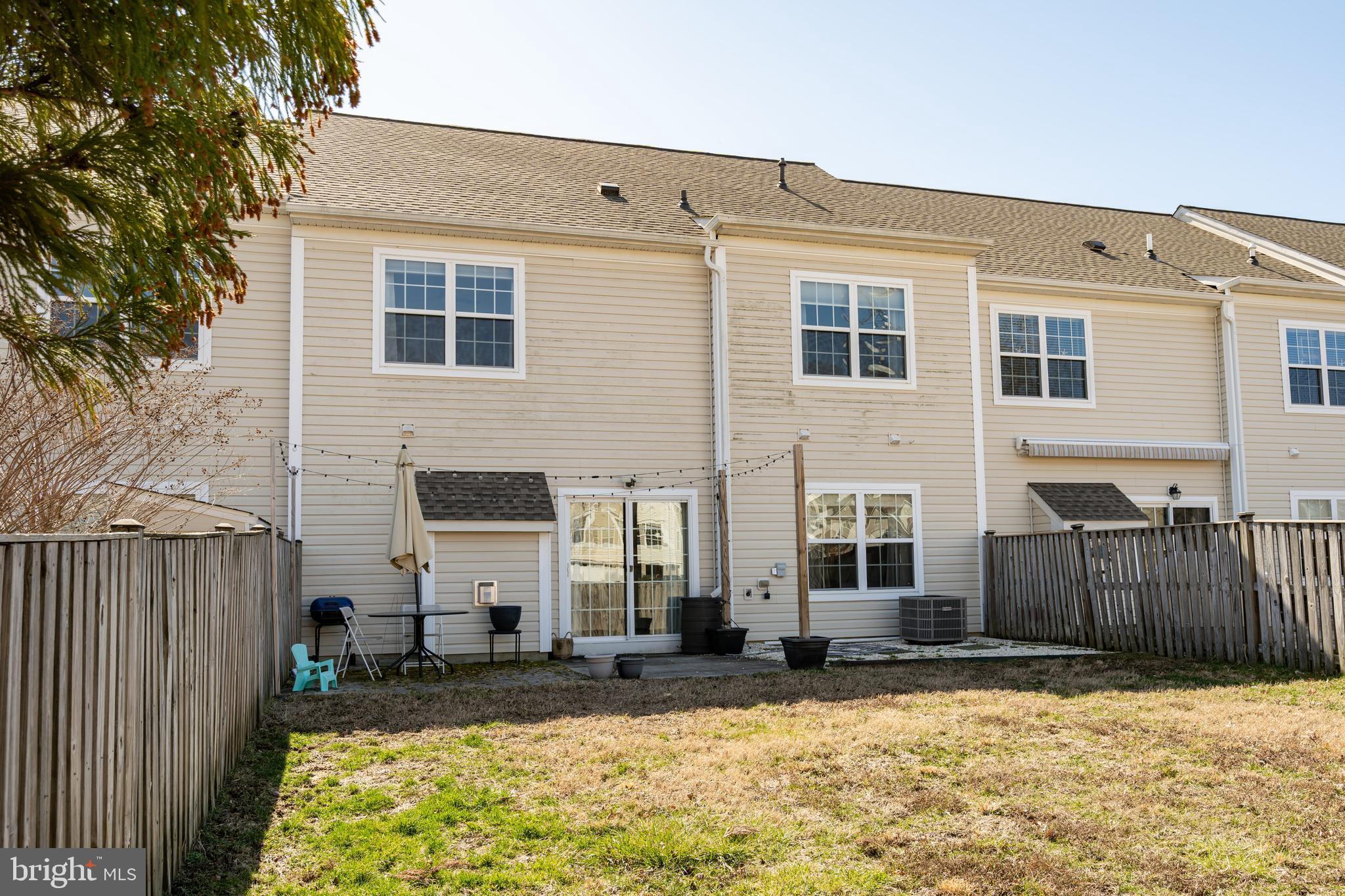 LAKELANDS AT EASTON - Residential