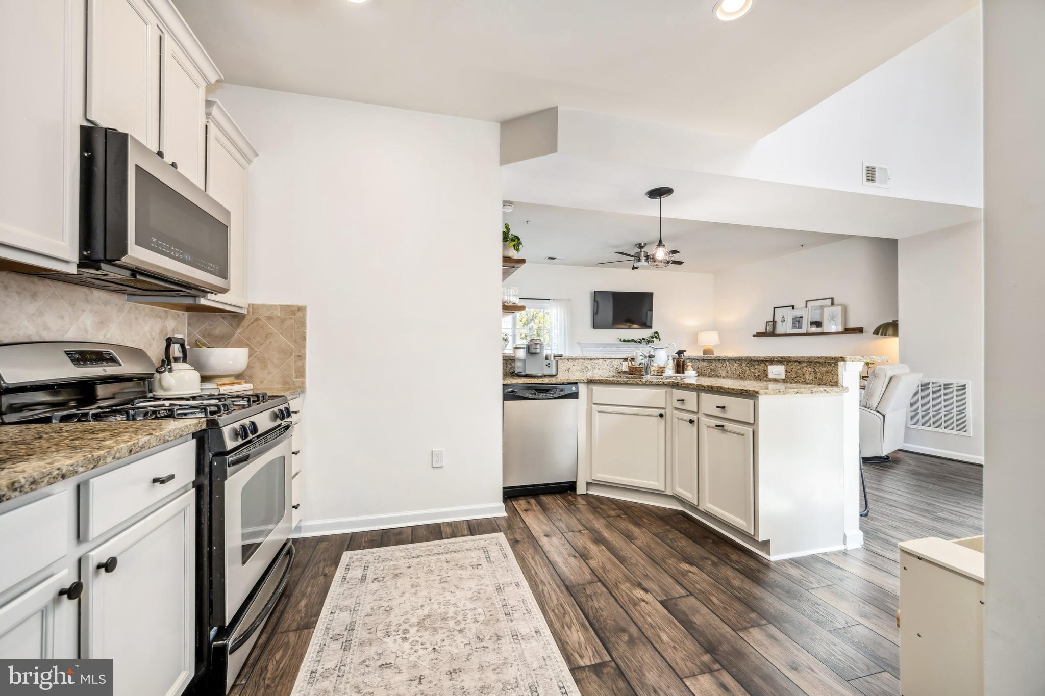 LAKELANDS AT EASTON - Residential