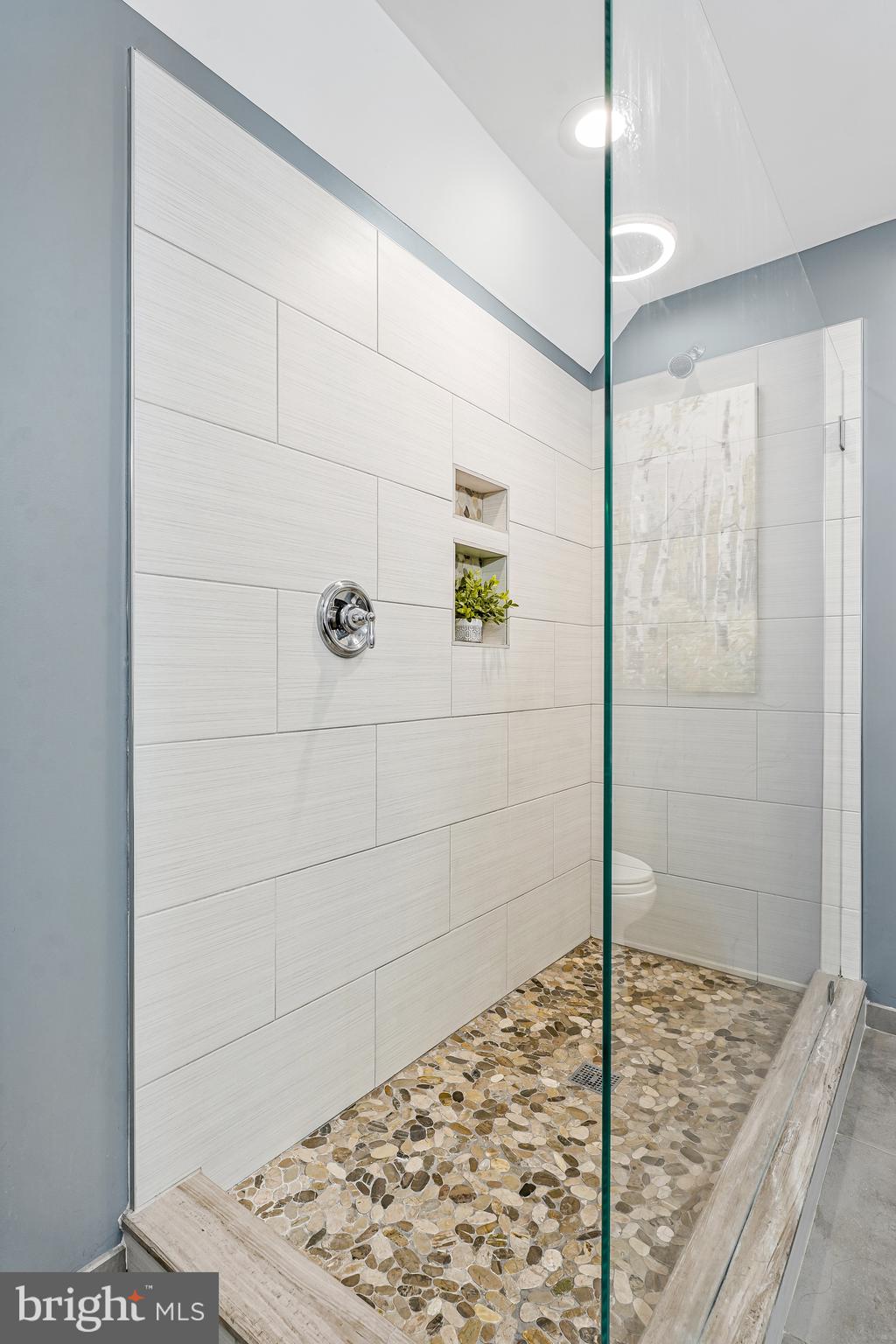 TREEBROOKE CONDOMINIUM - Residential