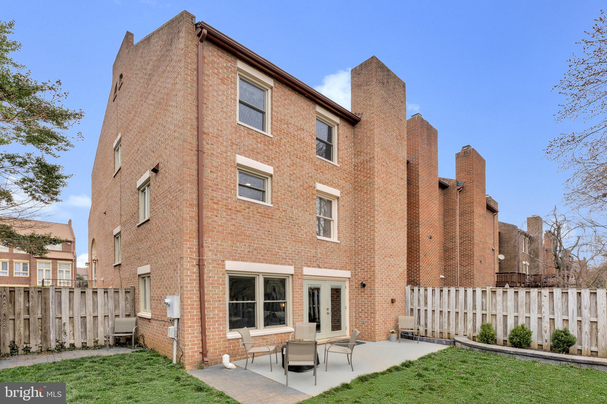 TREEBROOKE CONDOMINIUM - Residential