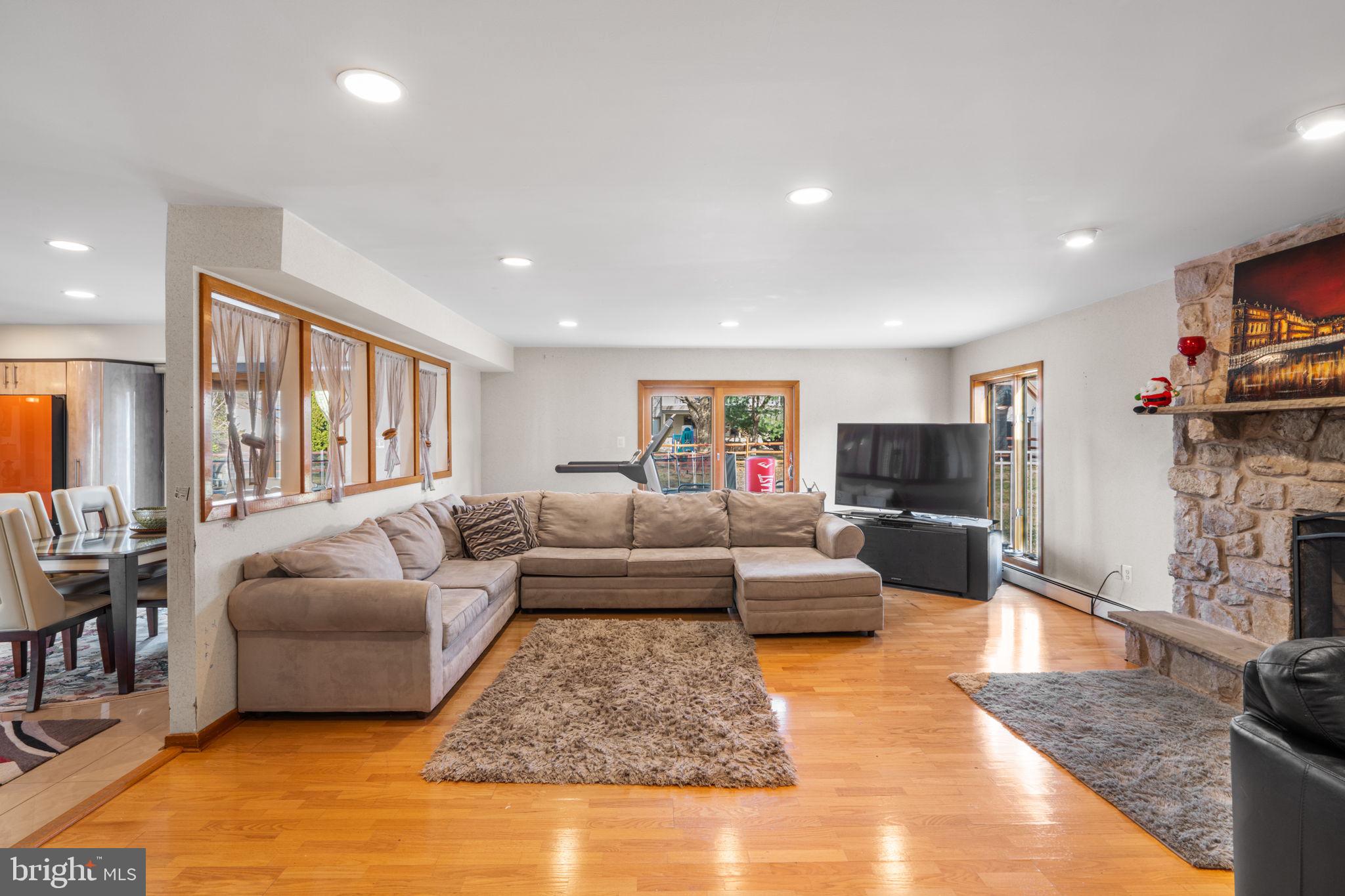 HUNTINGDON VALLEY - Residential Lease