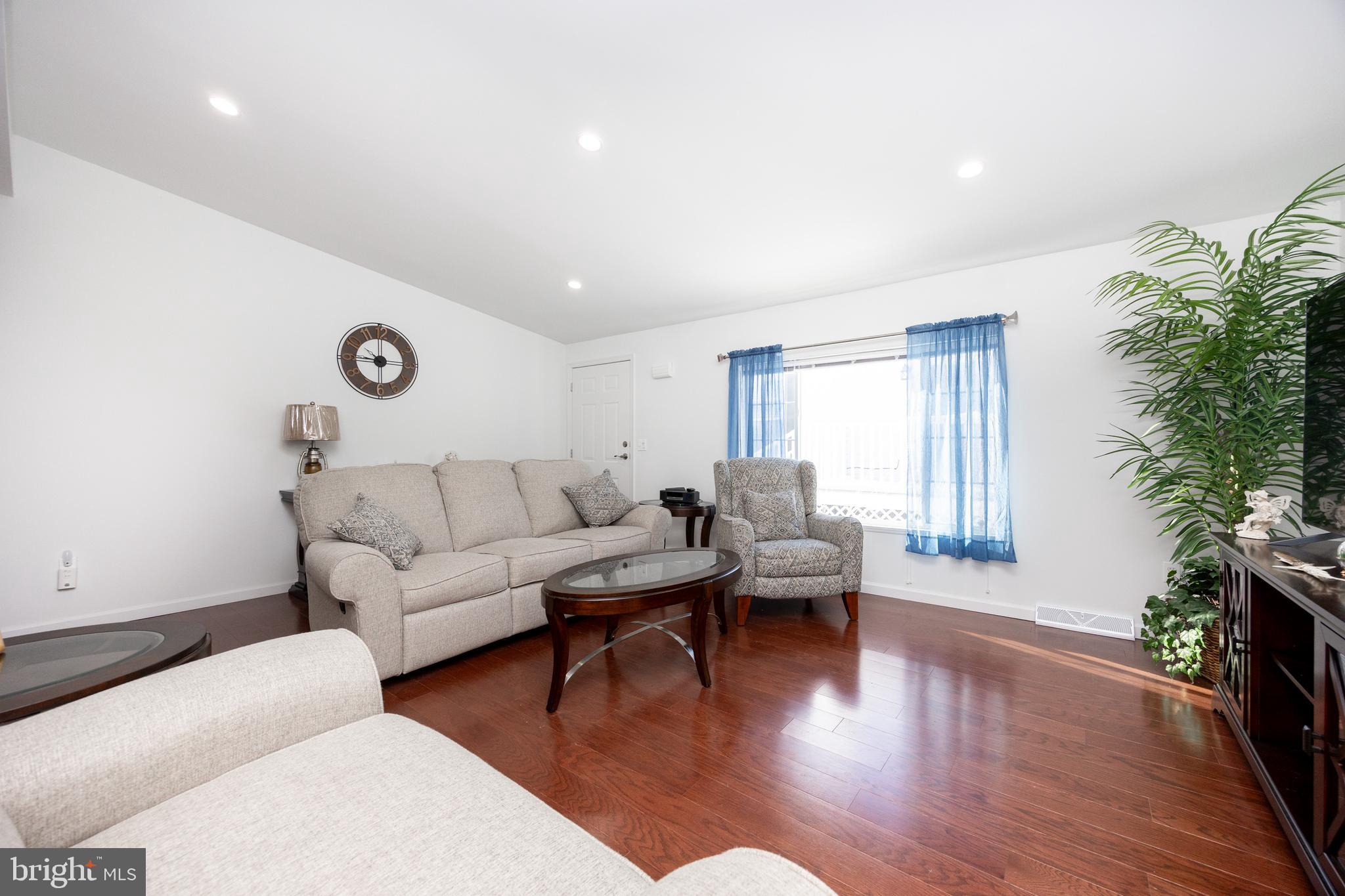 WILLOW RUN - Residential