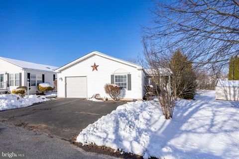 Mobile Home For Sale - 104 Lilac Place<br/> ROYERSFORD, PA 19468