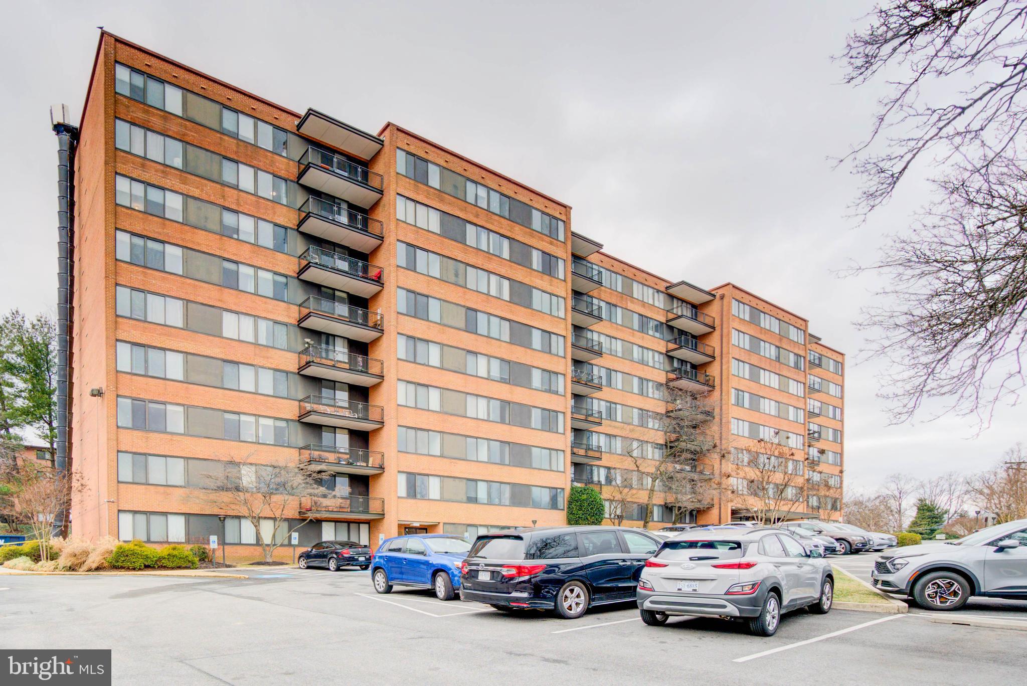 4390 LORCOM LANE 501