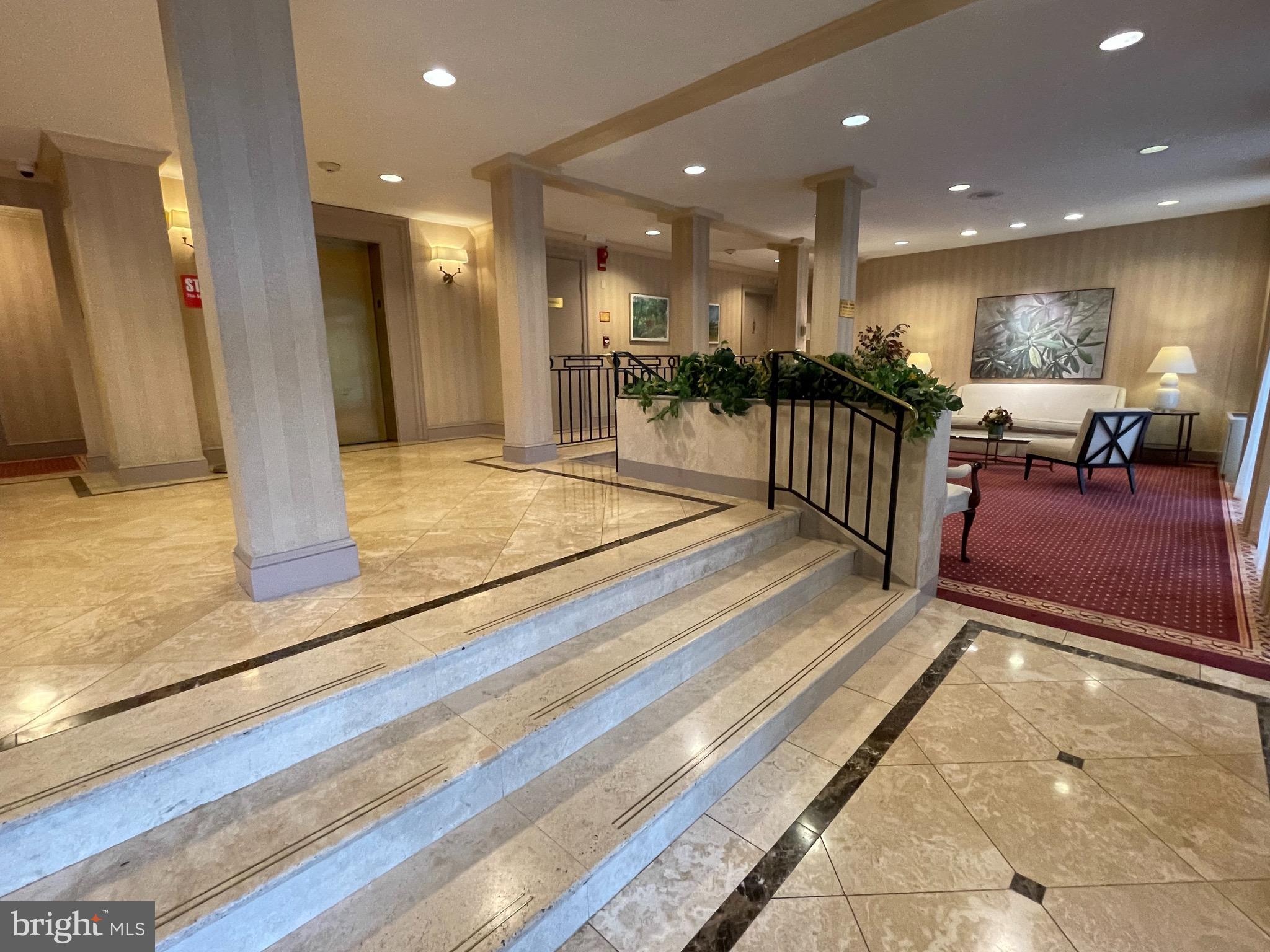 4390 LORCOM LANE 501