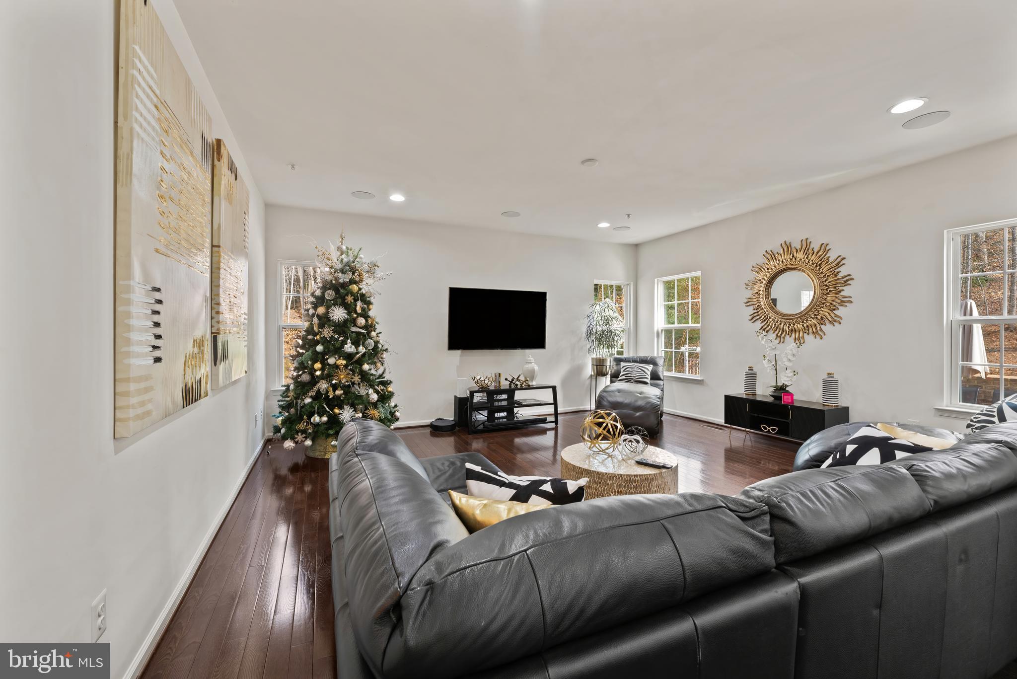 POTOMAC SHORES - Residential