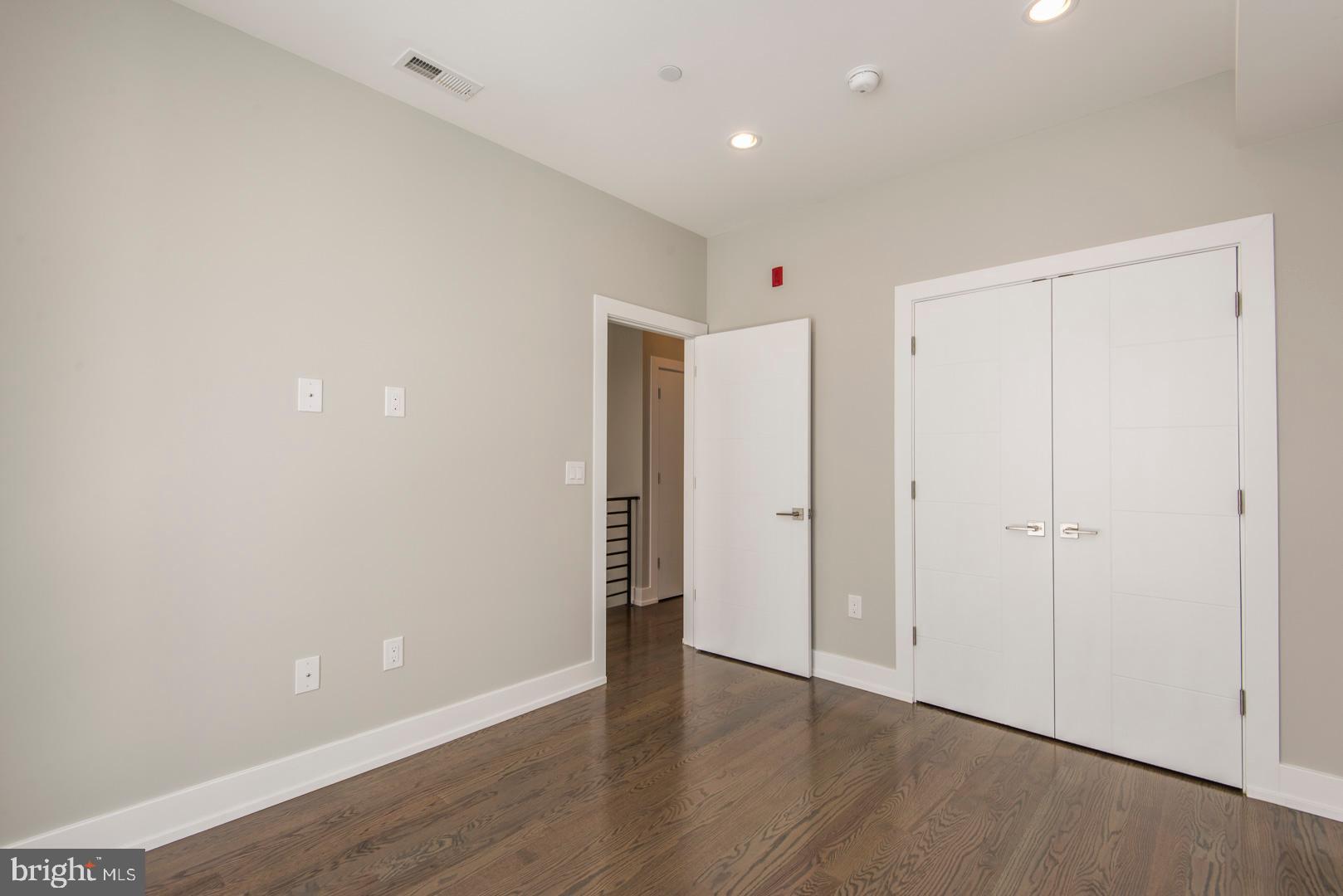 GRADUATE HOSPITAL - Residential Lease