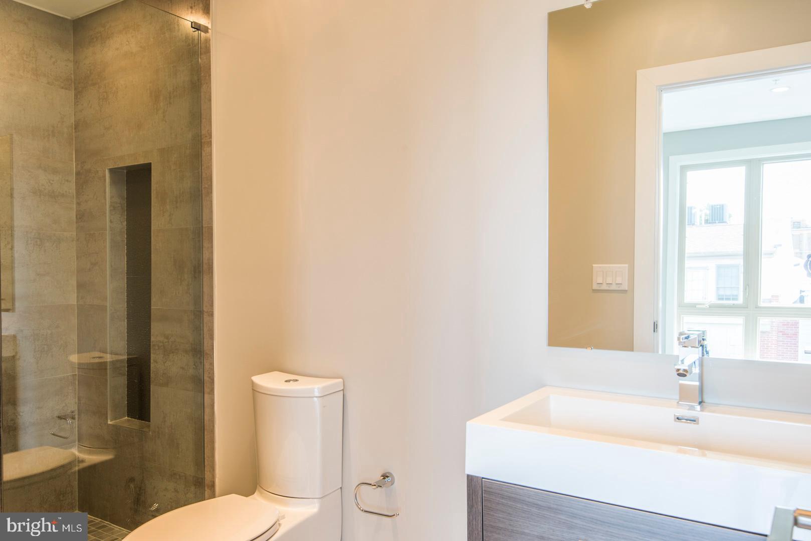 GRADUATE HOSPITAL - Residential Lease