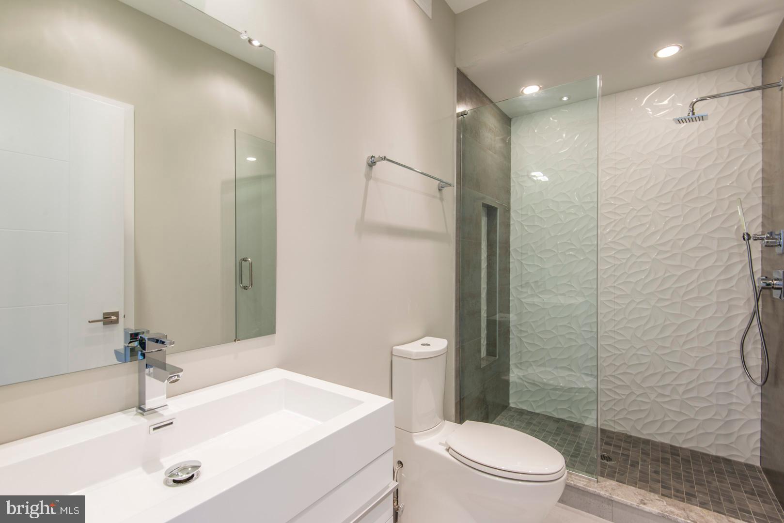 GRADUATE HOSPITAL - Residential Lease