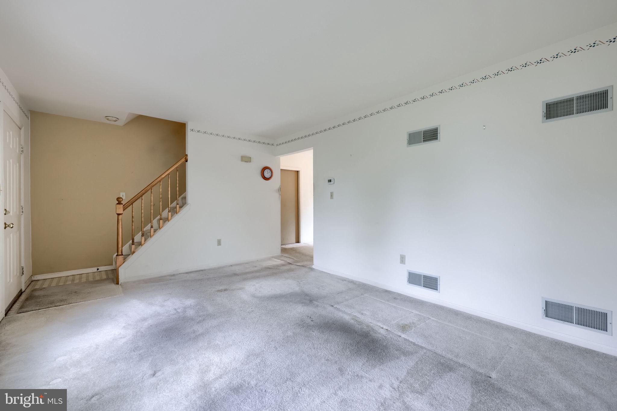 208 FAIRFAX DRIVE