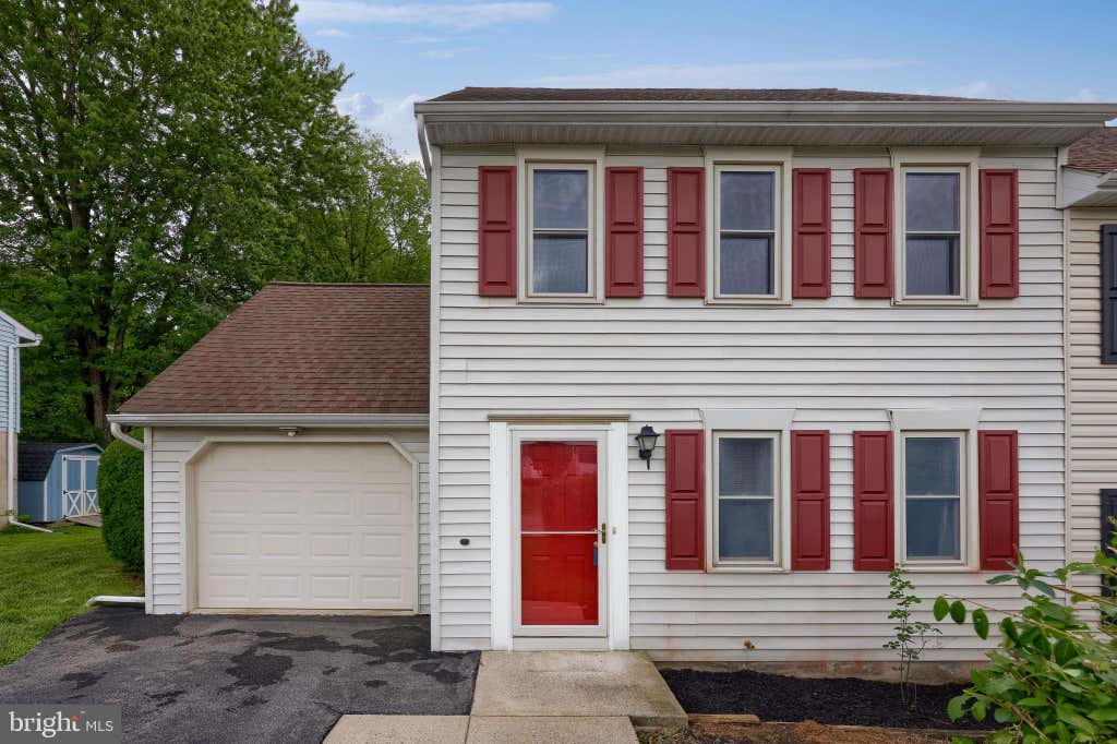 Photo of 208 Fairfax Drive, LANCASTER, PA 17603 (MLS # PALA2093898)