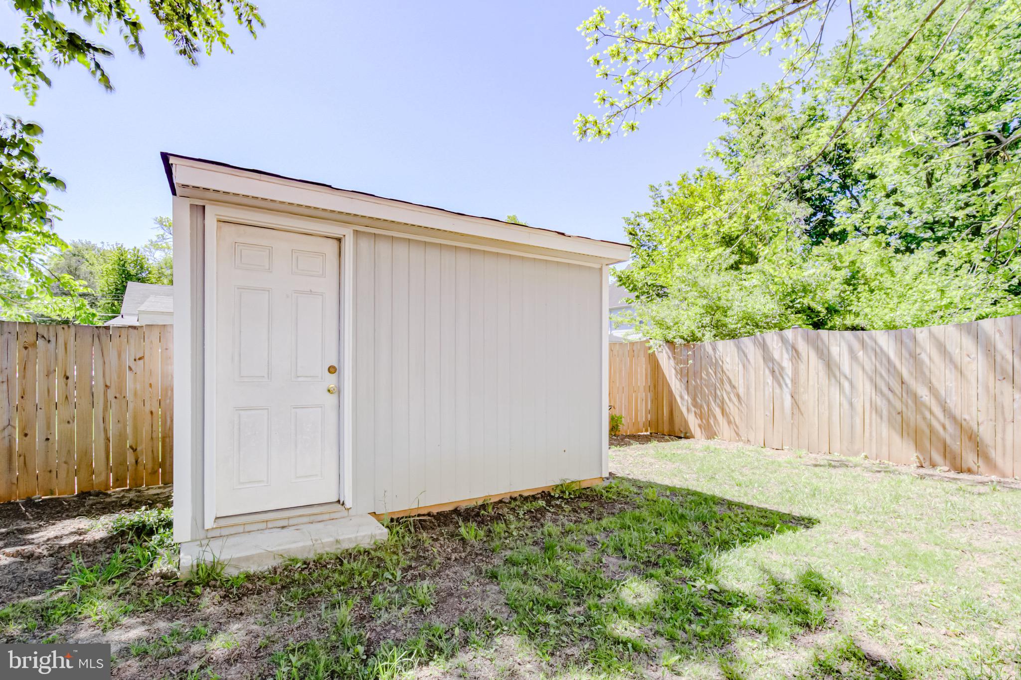 WEST LAWN - Residential