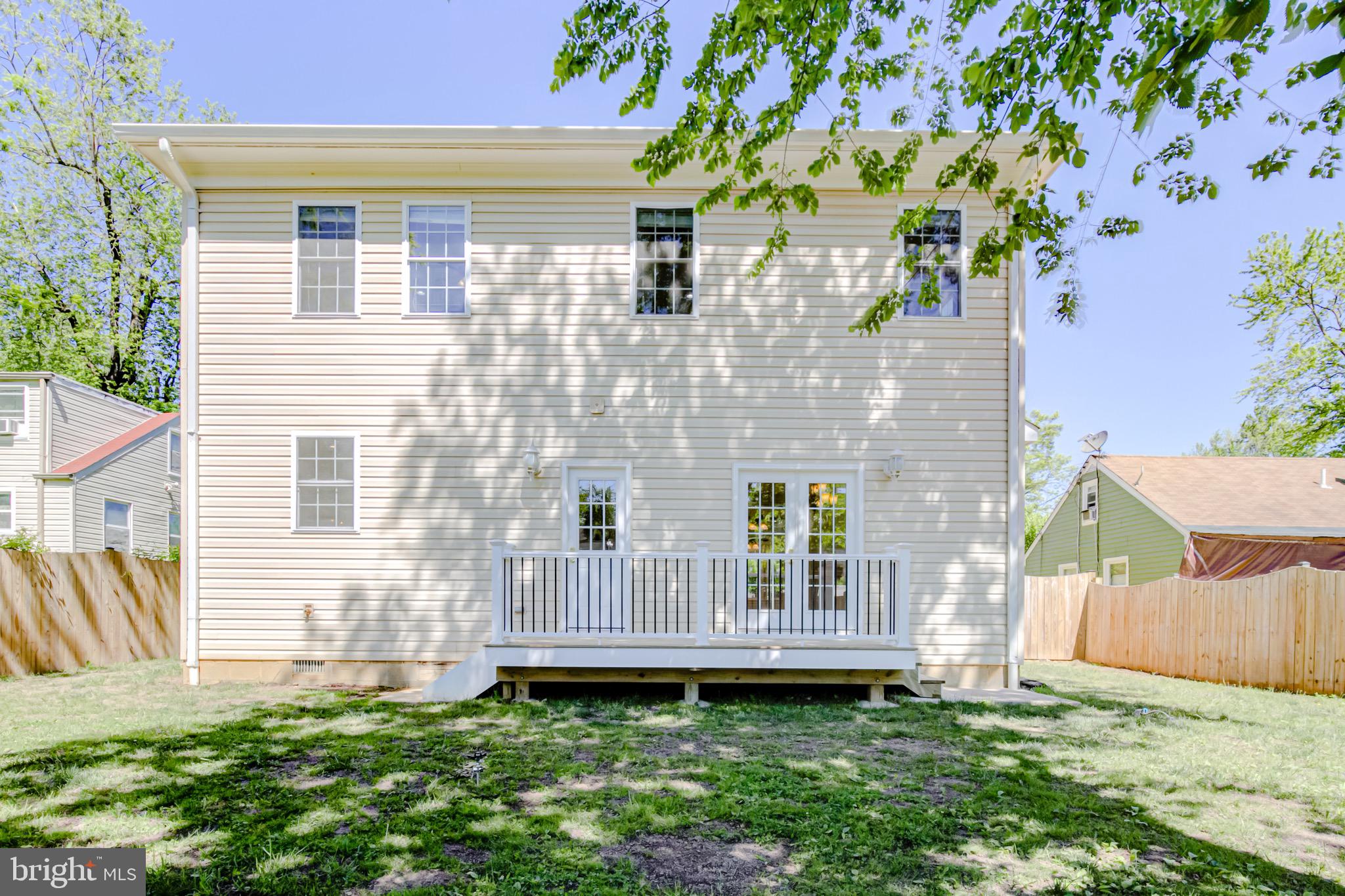 WEST LAWN - Residential